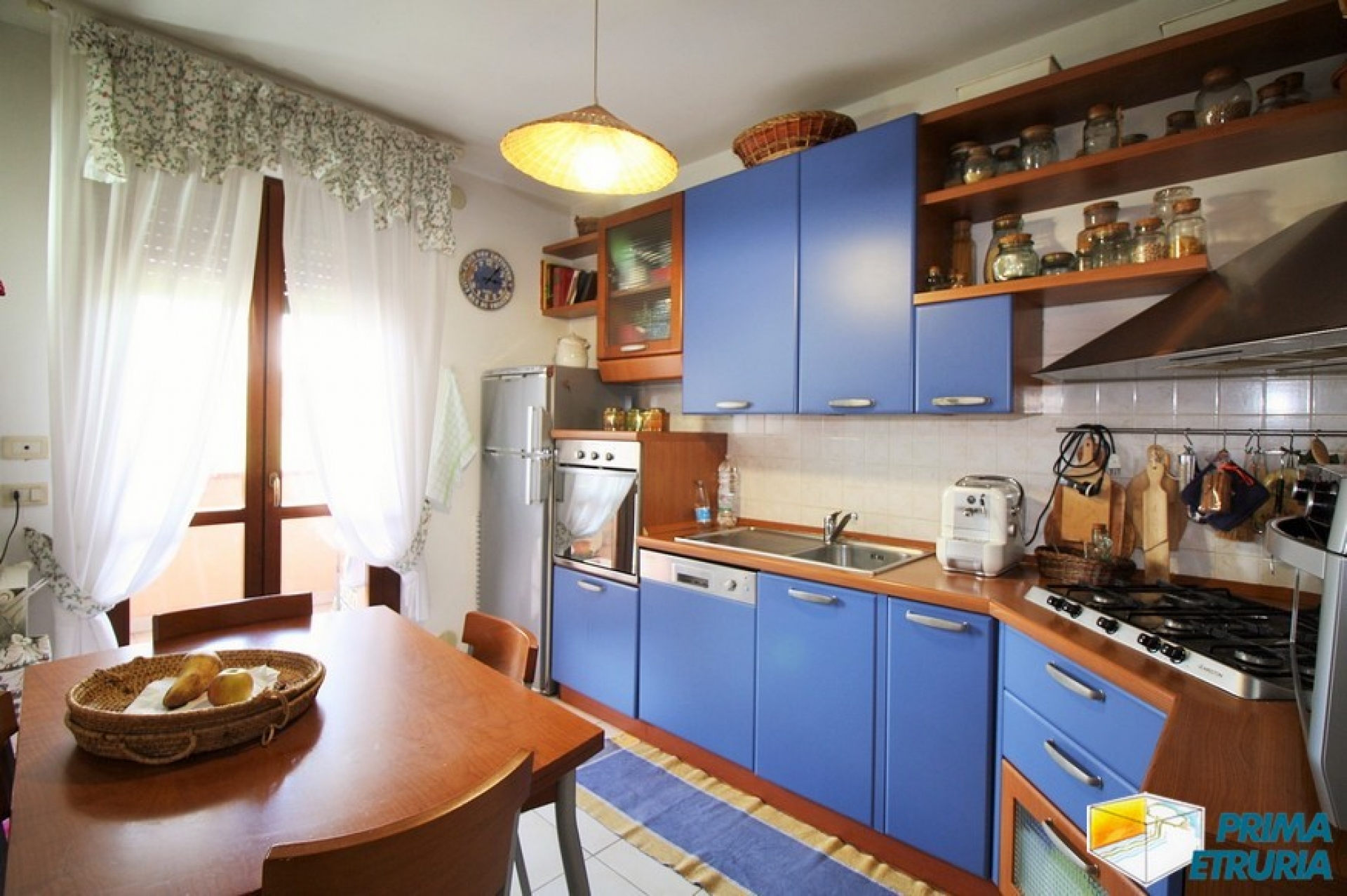 - ROSELLE - VENDESI TRILOCALE CON GARAGE