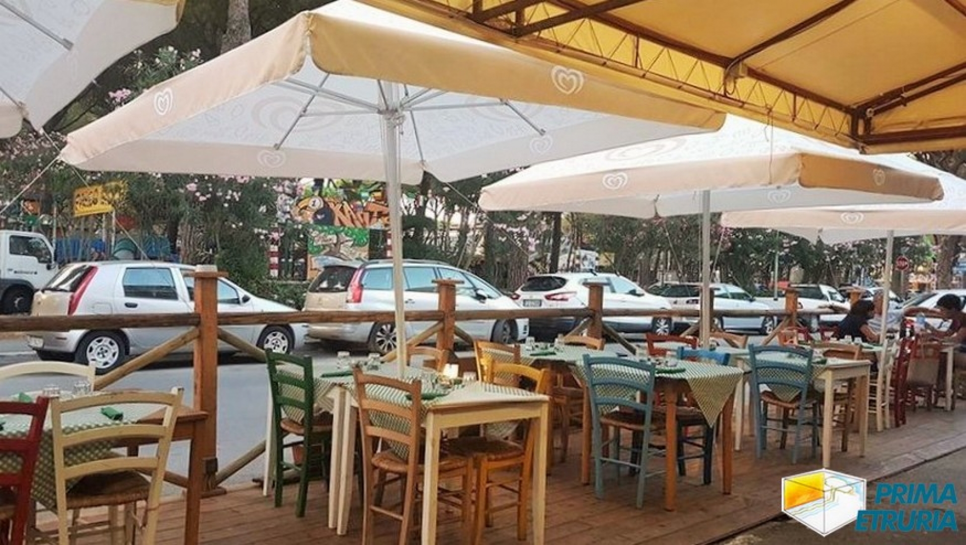 - MARINA DI GROSSETO - VENDESI ATTIVITà DI BAR 