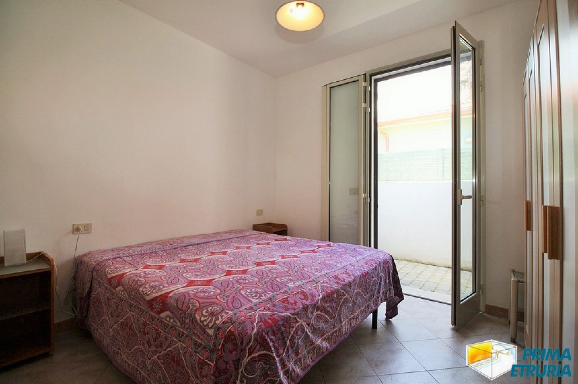 TRILOCALE CON INGRESSO INDIPENDENTE A DUE PASSI DAL MARE - ZONA TOMBOLO -