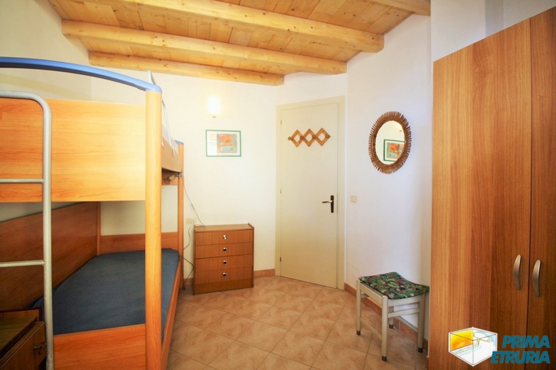 TRILOCALE CON INGRESSO INDIPENDENTE A DUE PASSI DAL MARE - ZONA TOMBOLO -