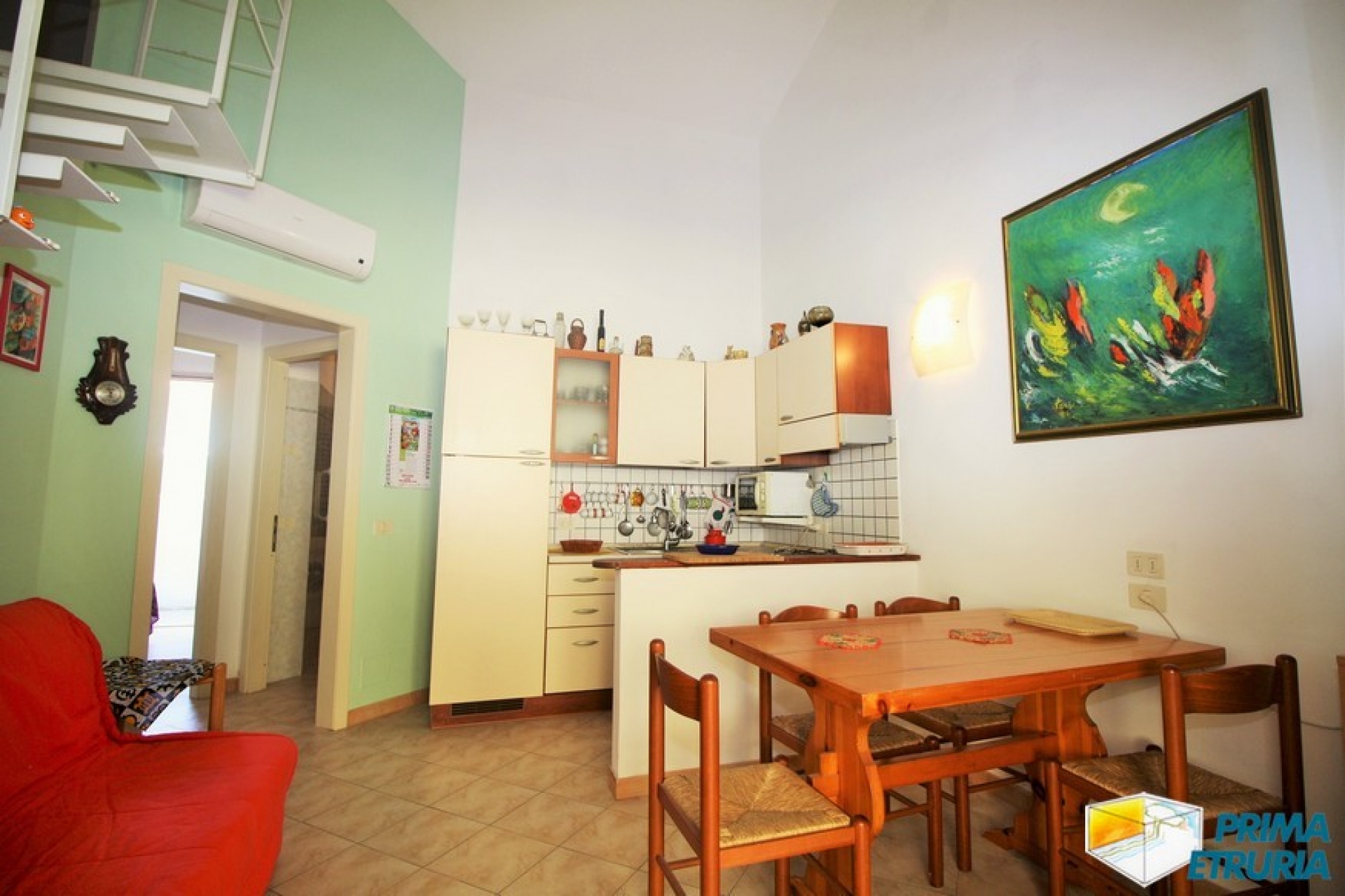 TRILOCALE CON INGRESSO INDIPENDENTE A DUE PASSI DAL MARE - ZONA TOMBOLO -