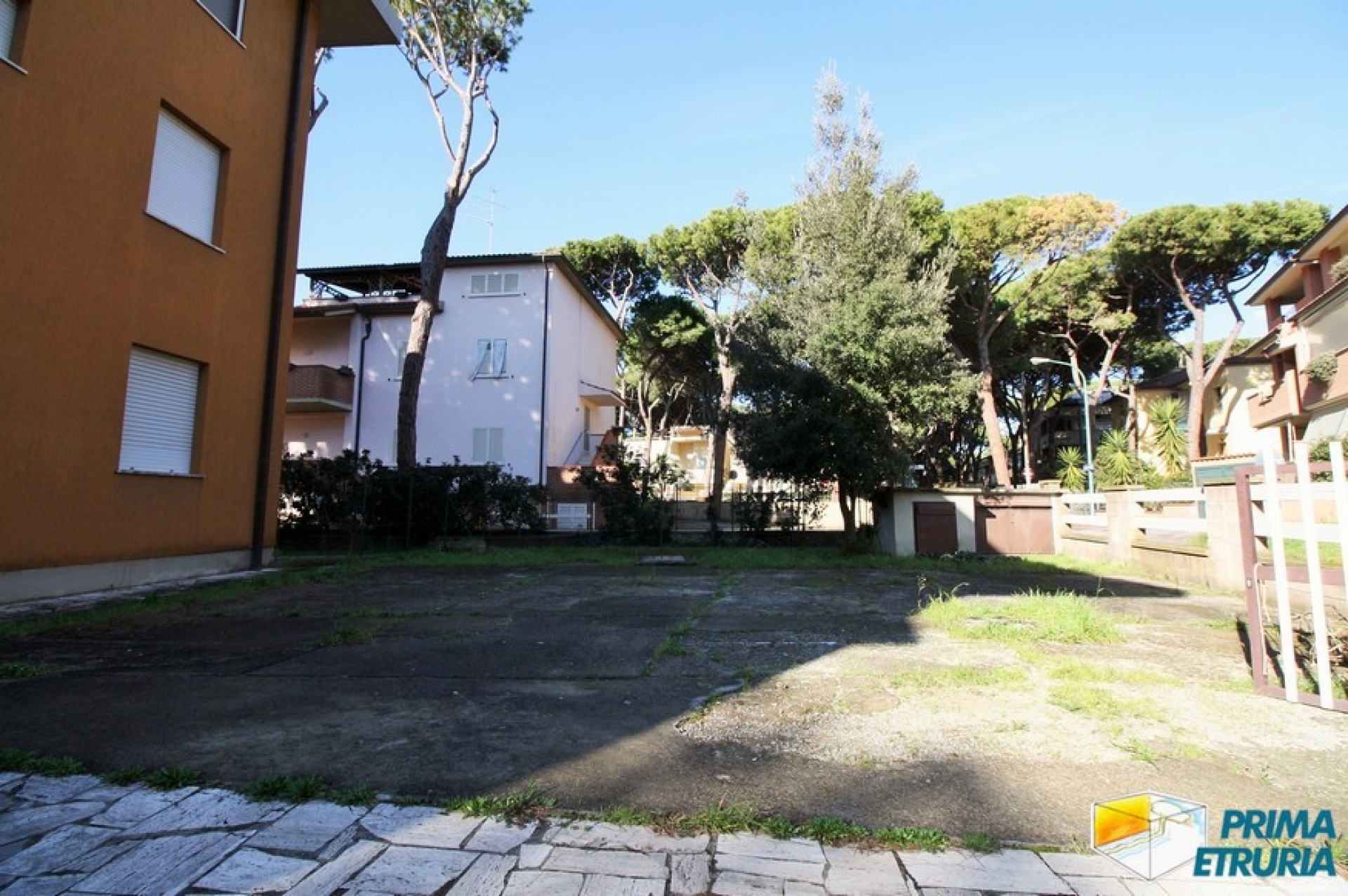 BILOCALE CON FANTASTICO TERRAZZO E POSTO AUTO - ZONA ROSMARINA - 