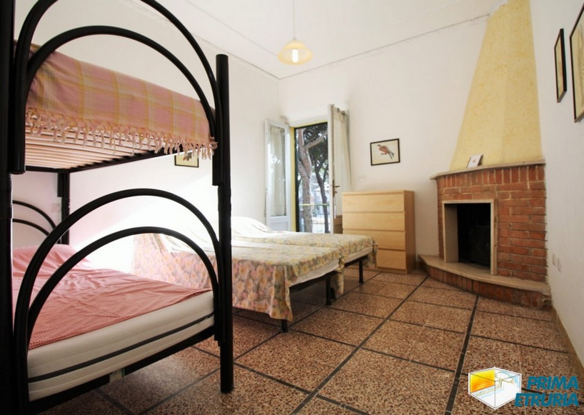 TRILOCALE CON GARAGE E GIARDINO - ZONA ROSMARINA -