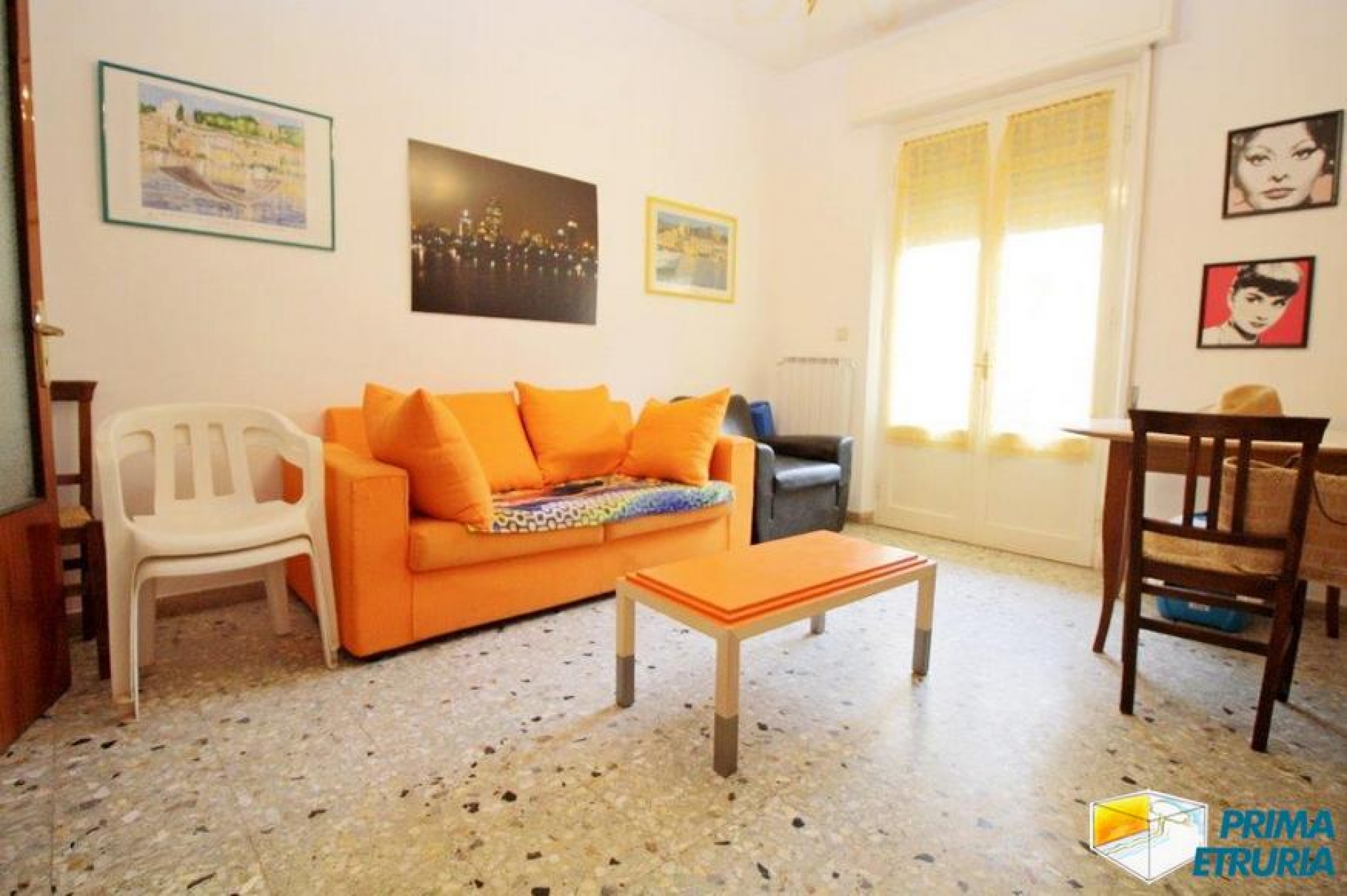 QUATTRO VANI CON GARAGE IN VIA SILVIO PELLICO - ZONA CENTRO -
