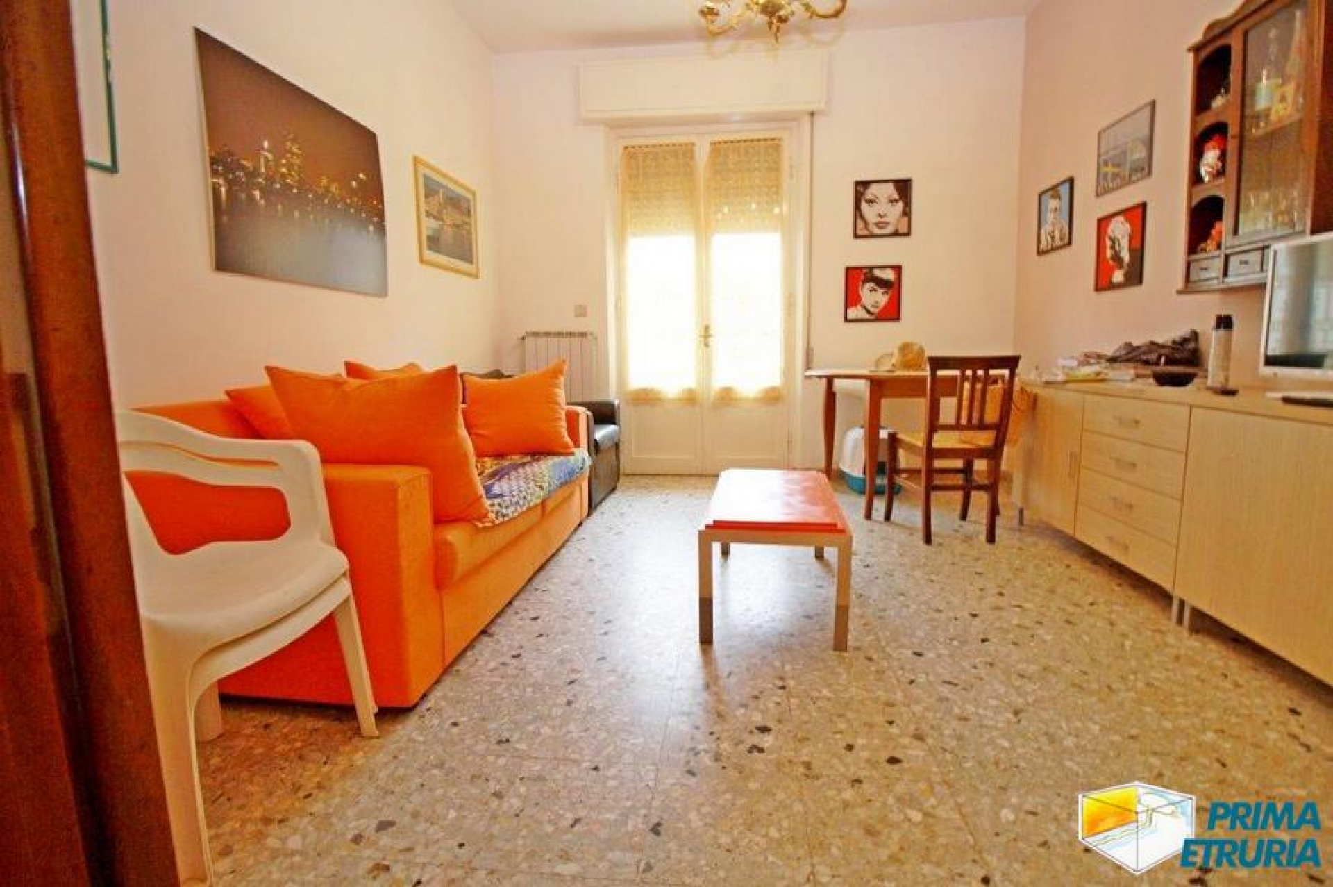 QUATTRO VANI CON GARAGE IN VIA SILVIO PELLICO - ZONA CENTRO -