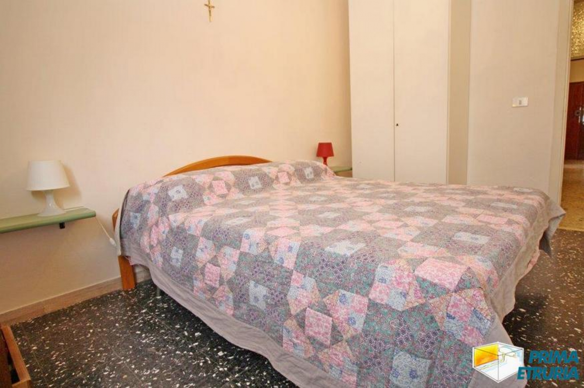 QUATTRO VANI CON GARAGE IN VIA SILVIO PELLICO - ZONA CENTRO -