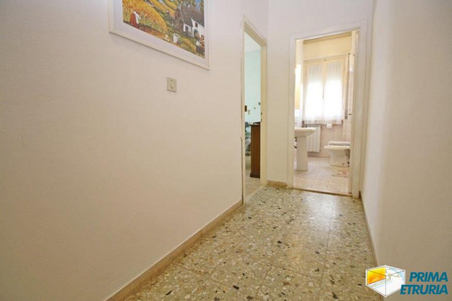 QUATTRO VANI CON GARAGE IN VIA SILVIO PELLICO - ZONA CENTRO -
