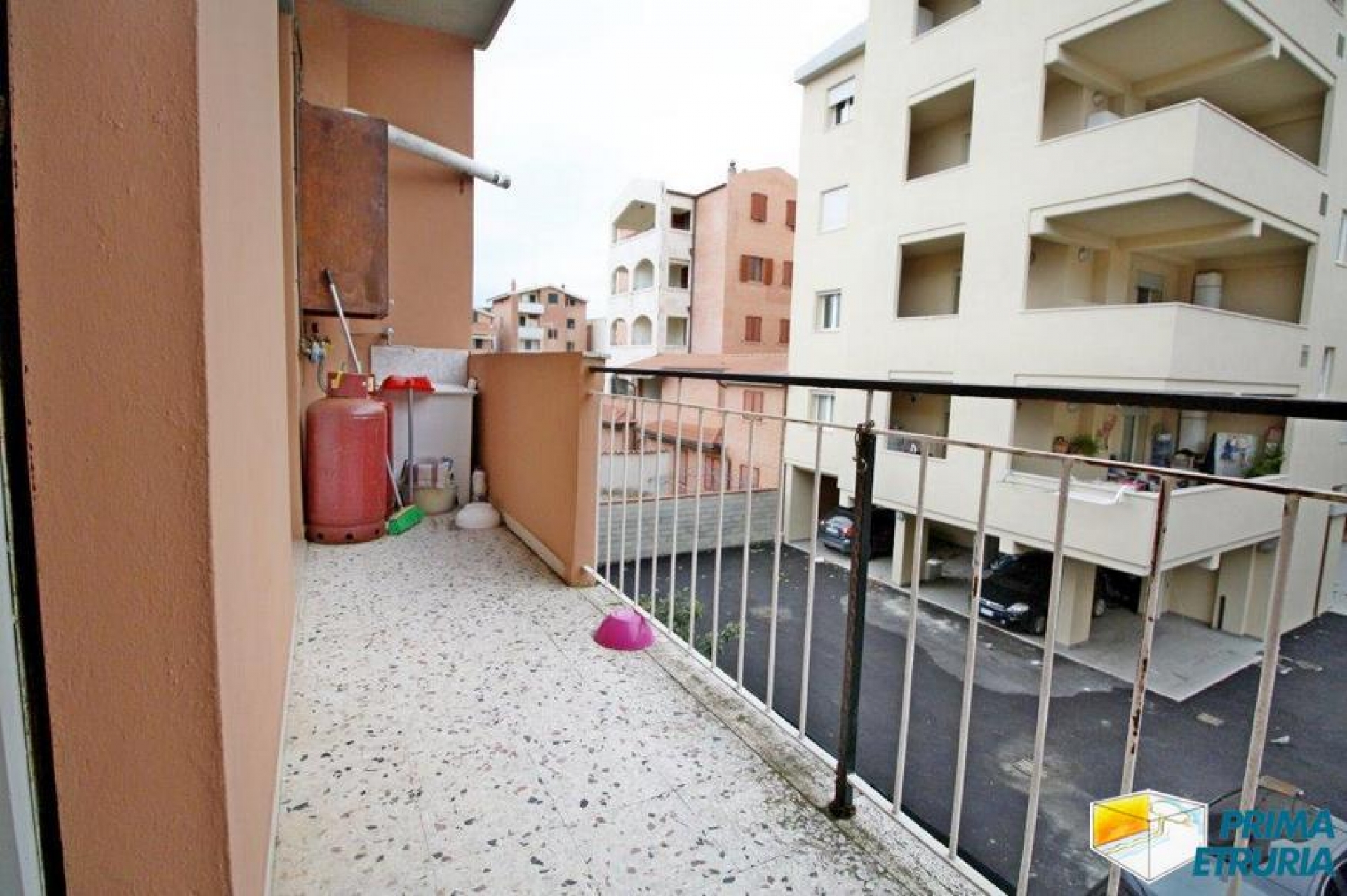 QUATTRO VANI CON GARAGE IN VIA SILVIO PELLICO - ZONA CENTRO -