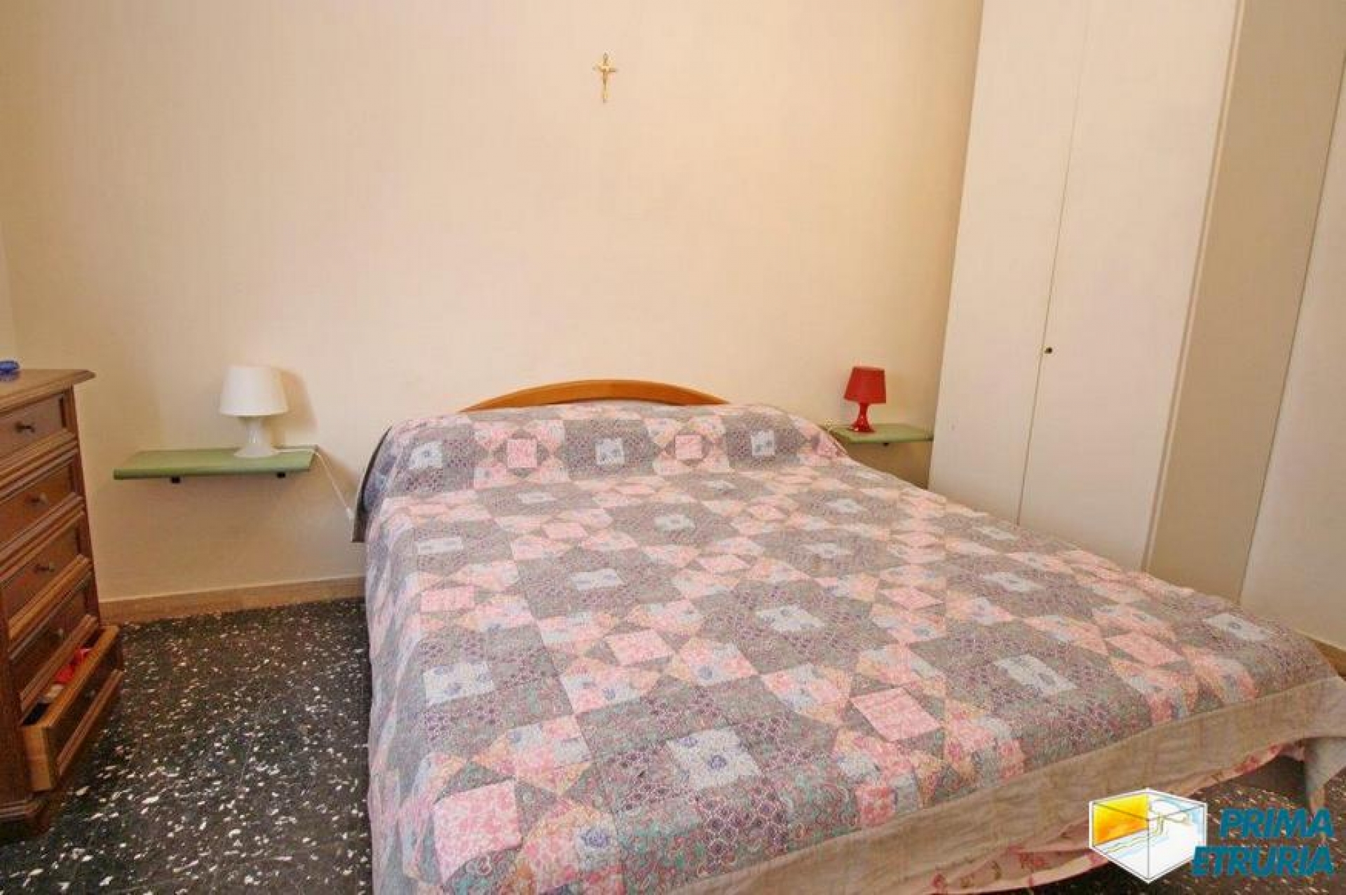 QUATTRO VANI CON GARAGE IN VIA SILVIO PELLICO - ZONA CENTRO -