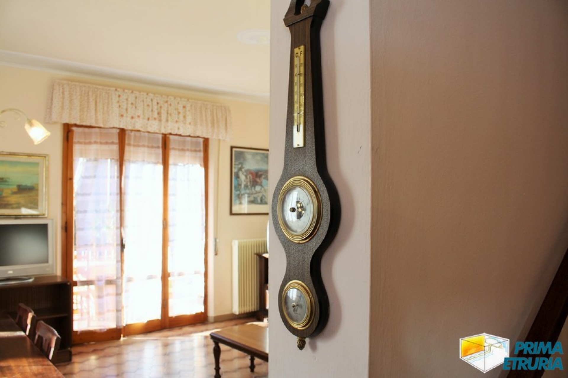 VENDESI VILLA IN BIFAMILIARE CON GIARDINO -ZONA ROSMARINA-