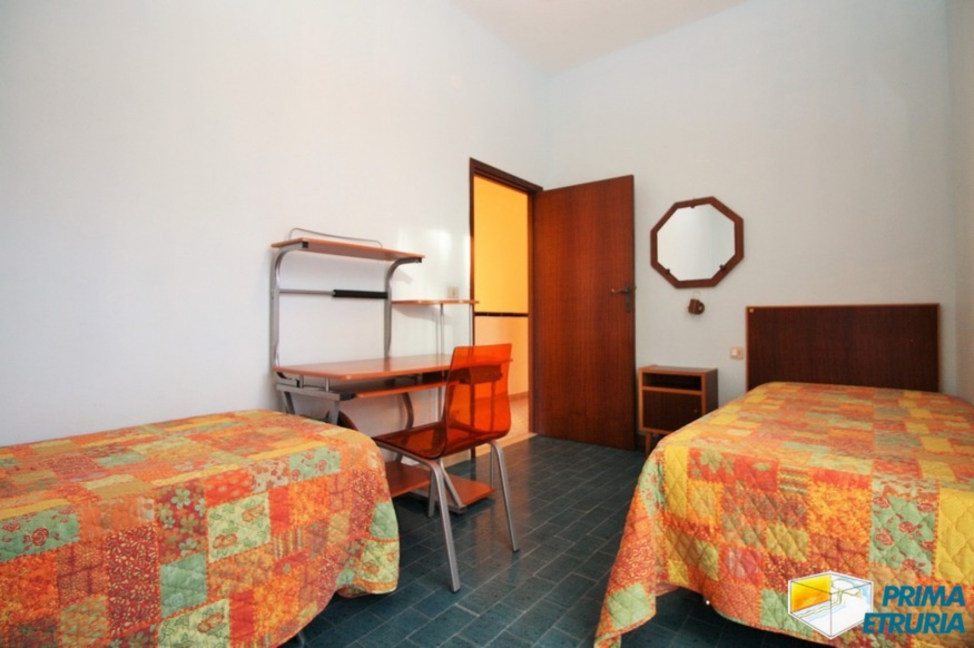 VENDESI VILLA IN BIFAMILIARE CON GIARDINO -ZONA ROSMARINA-