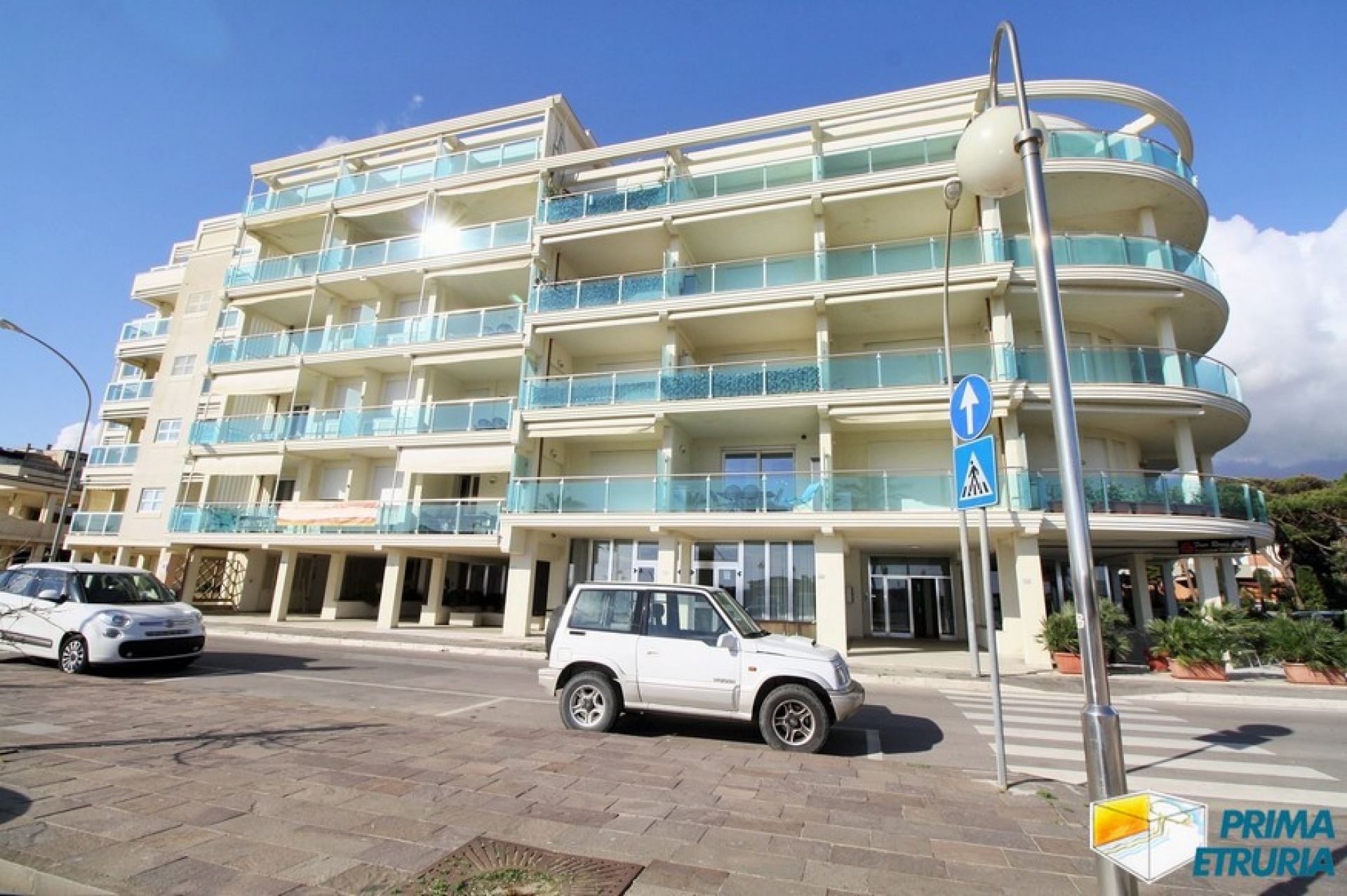 BELLISSIMO MONOLOCALE CON FANTASTICA VISTA FRONTE MARE - ZONA ROSMARINA - 