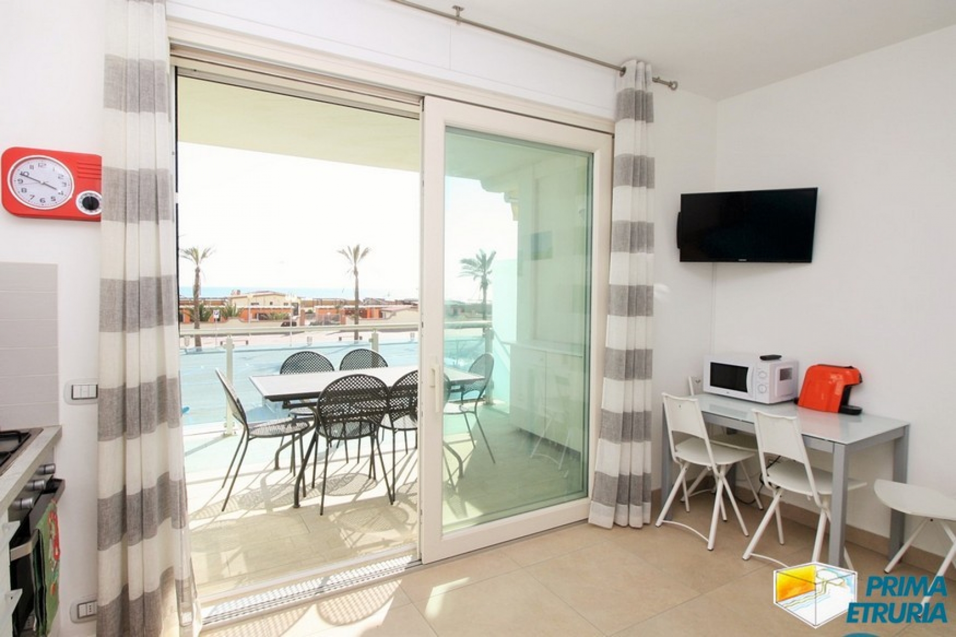 BELLISSIMO MONOLOCALE CON FANTASTICA VISTA FRONTE MARE - ZONA ROSMARINA - 