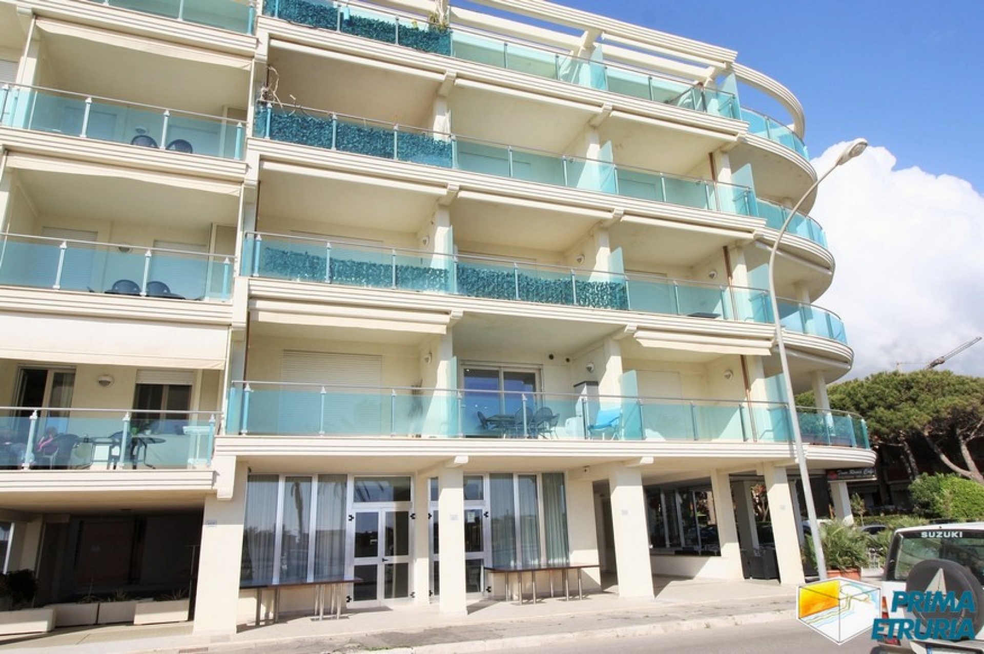 BELLISSIMO MONOLOCALE CON FANTASTICA VISTA FRONTE MARE - ZONA ROSMARINA - 