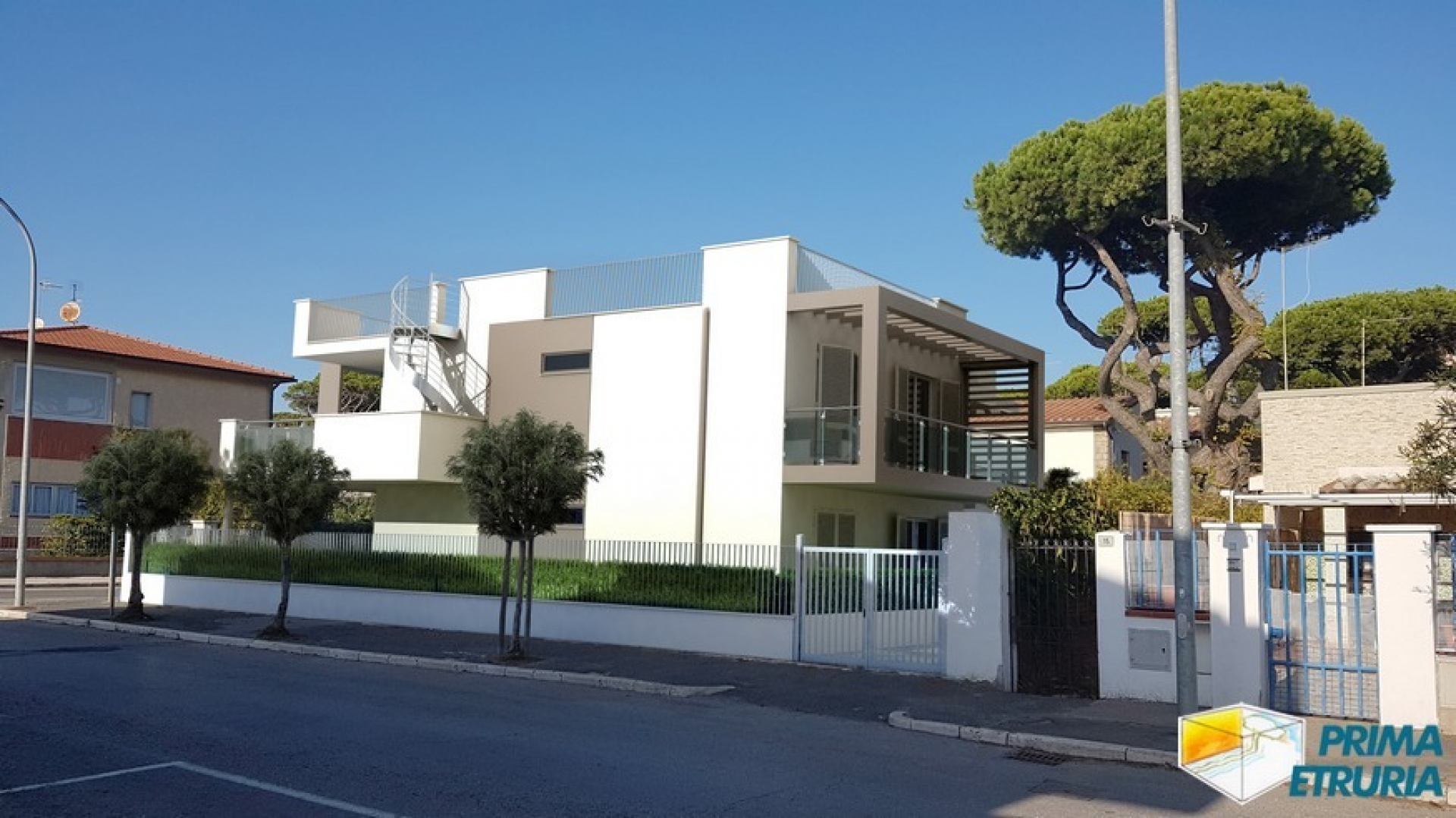 ATTICO CON MAGNIFICO SOLARIUM VISTA MARE - ZONA ROSMARINA -