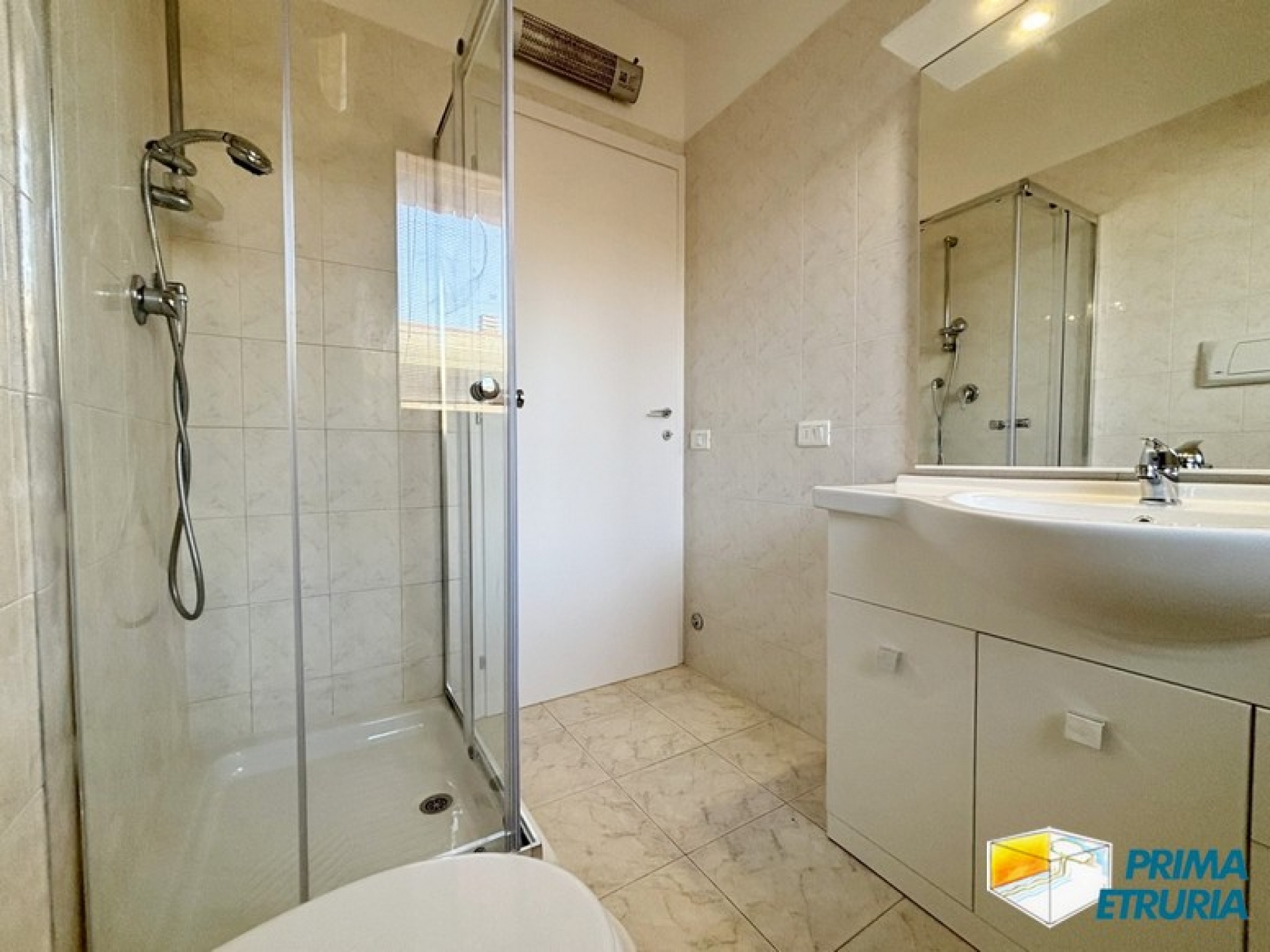 BILOCALE CON FANTASTICA TERRAZZA FRONTE MARE - ZONA CENTRO -