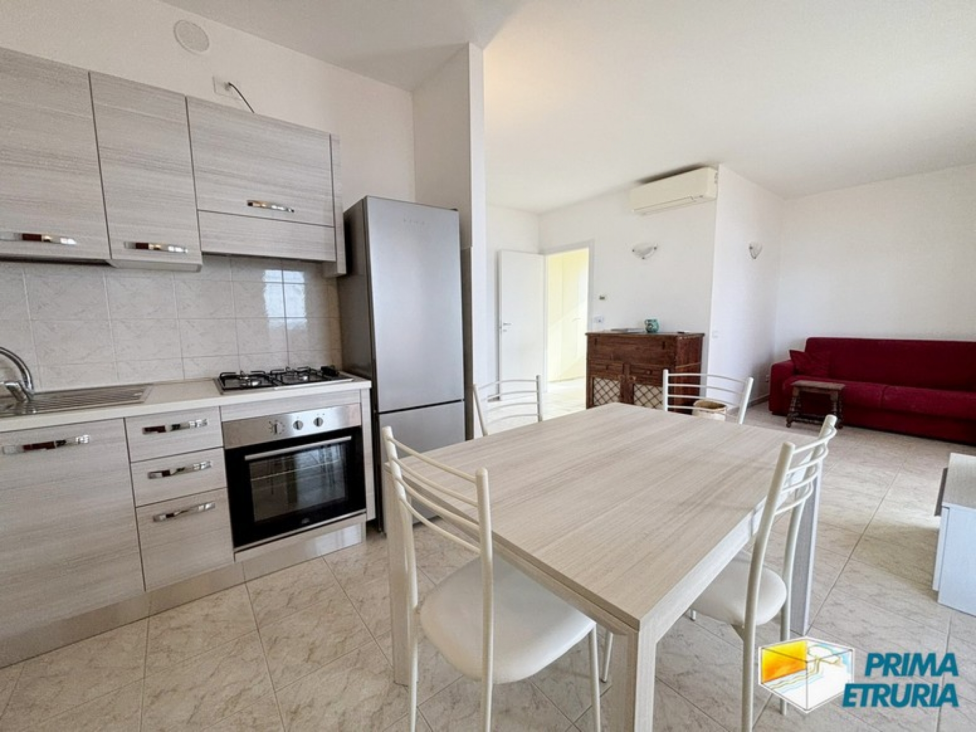 BILOCALE CON FANTASTICA TERRAZZA FRONTE MARE - ZONA CENTRO -
