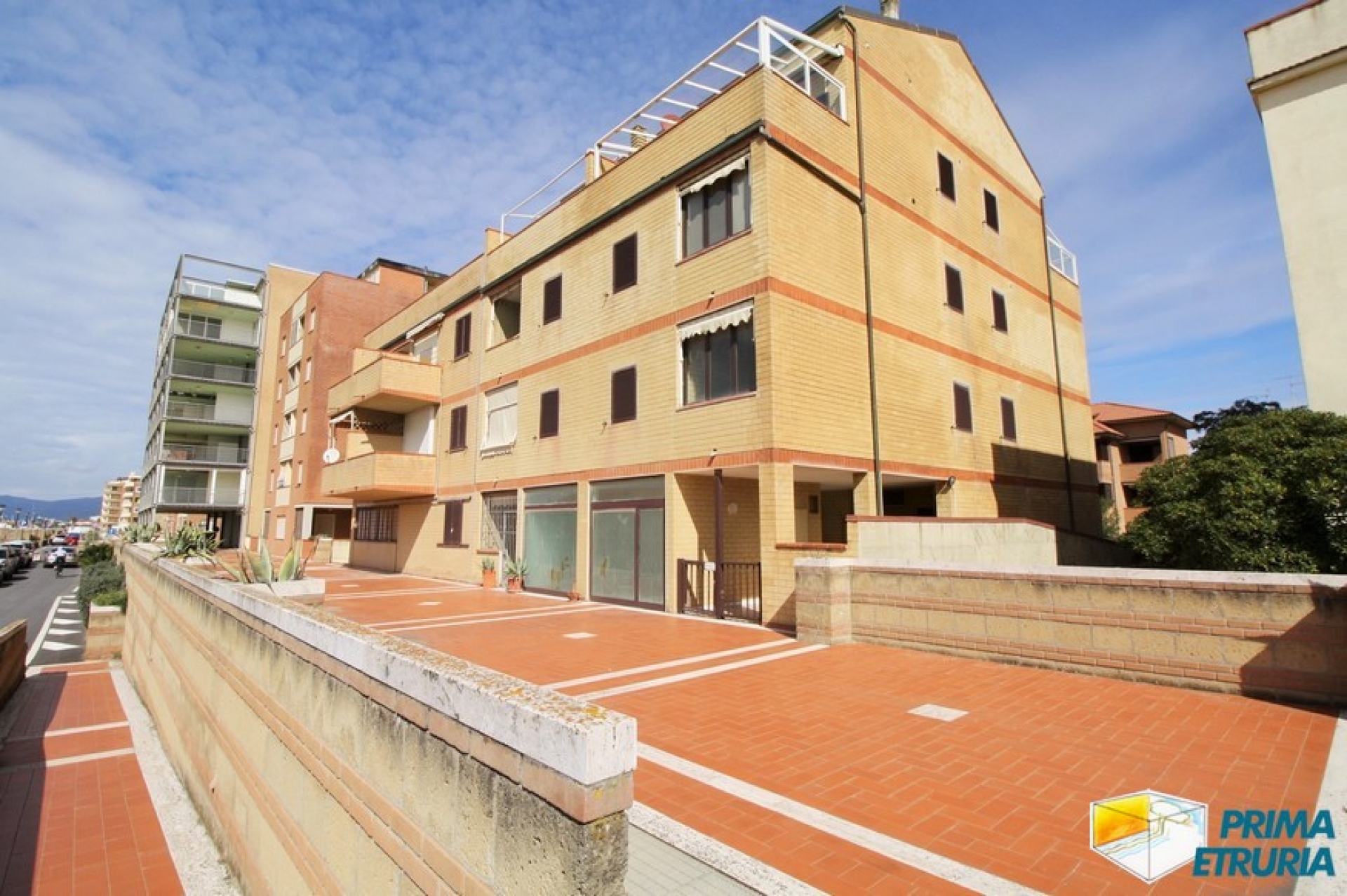 BILOCALE VISTA MARE - ZONA CENTRO -
