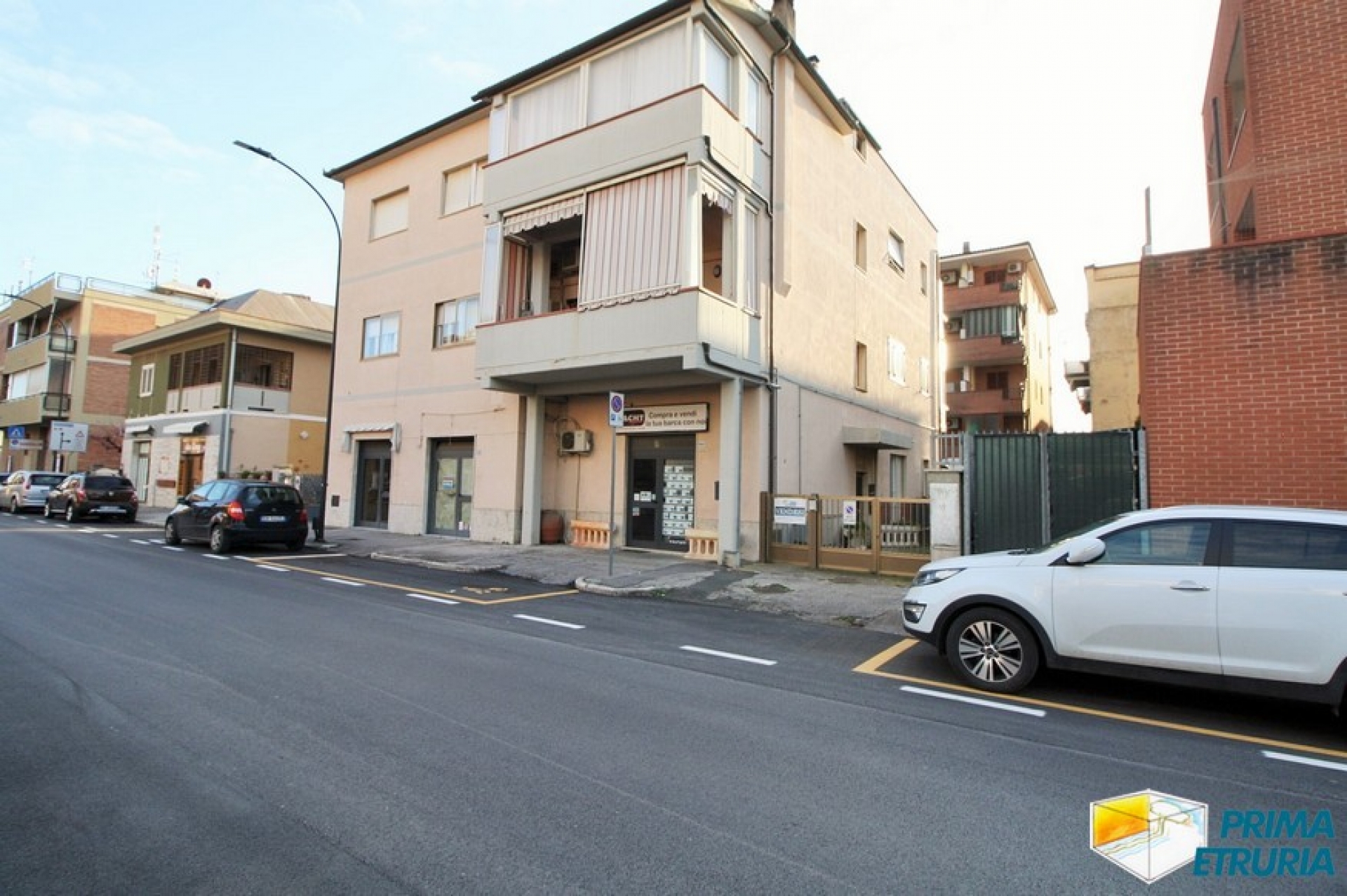 AMPIO QUATTRO VANI A DUE PASSI DAL MARE - ZONA CENTRO -
