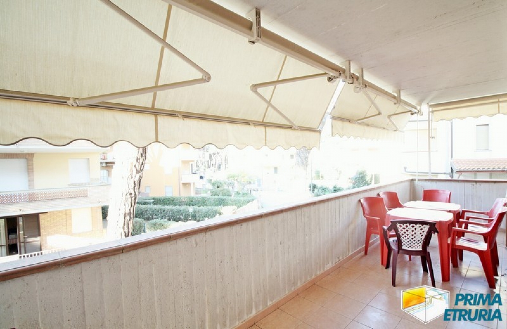 BILOCALE CON BELLISSIMA TERRAZZA ALL'INTERNO DELLA PINETA - ZONA ROSMARINA -