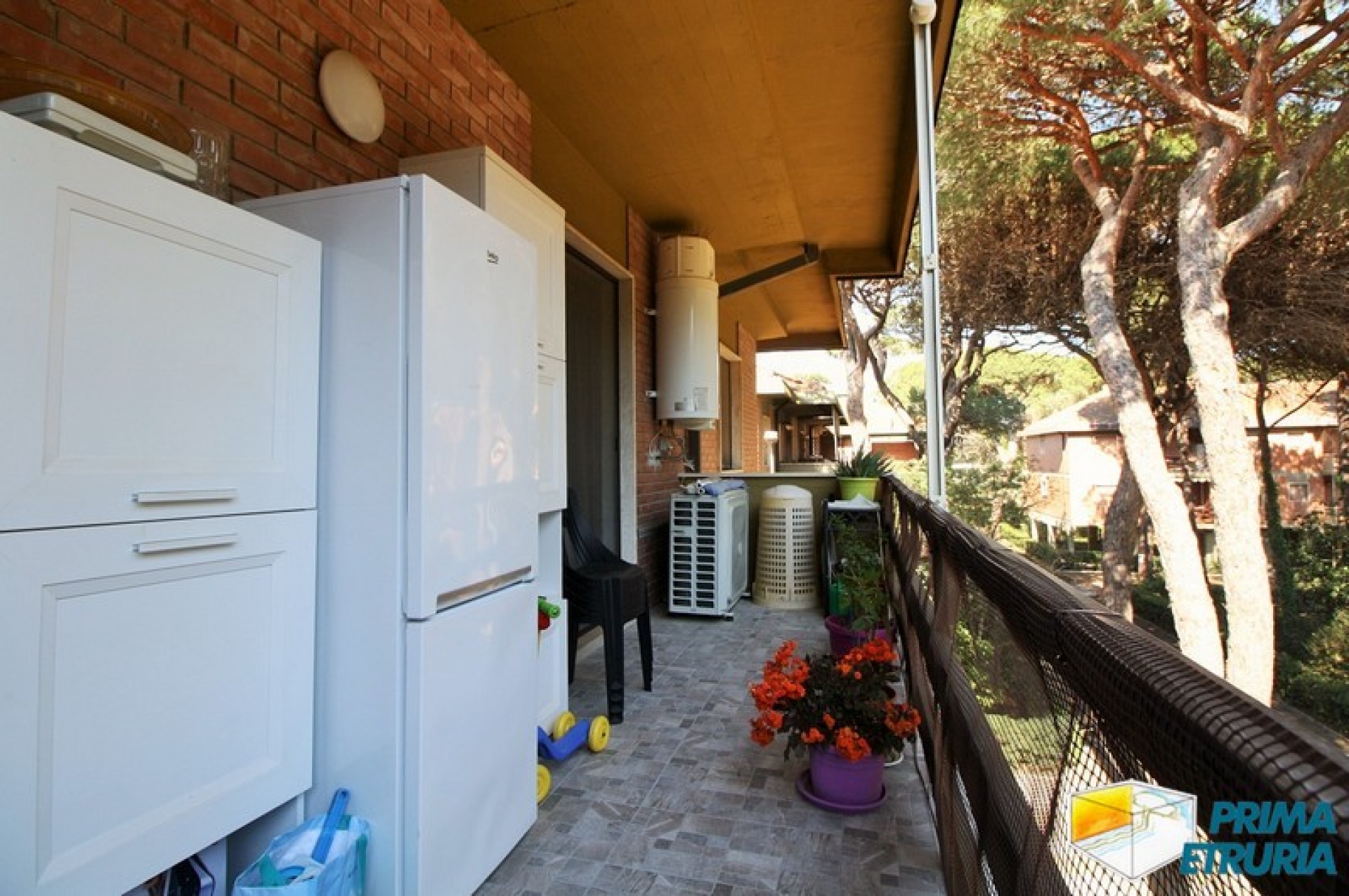 AMPIO TRE CAMERE RISTRUTTURATO - ZONA CENTRO -
