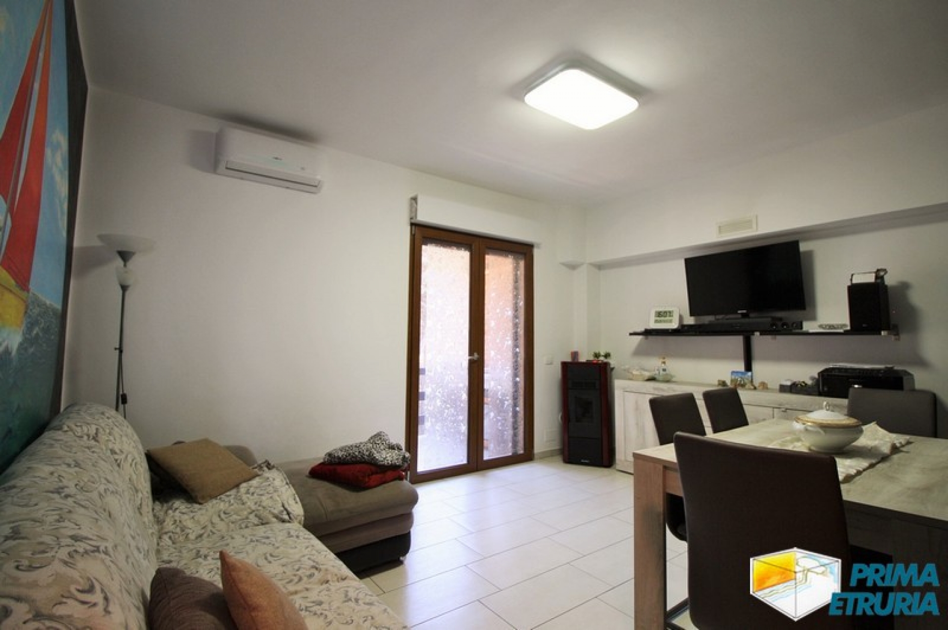 AMPIO TRE CAMERE RISTRUTTURATO - ZONA CENTRO -