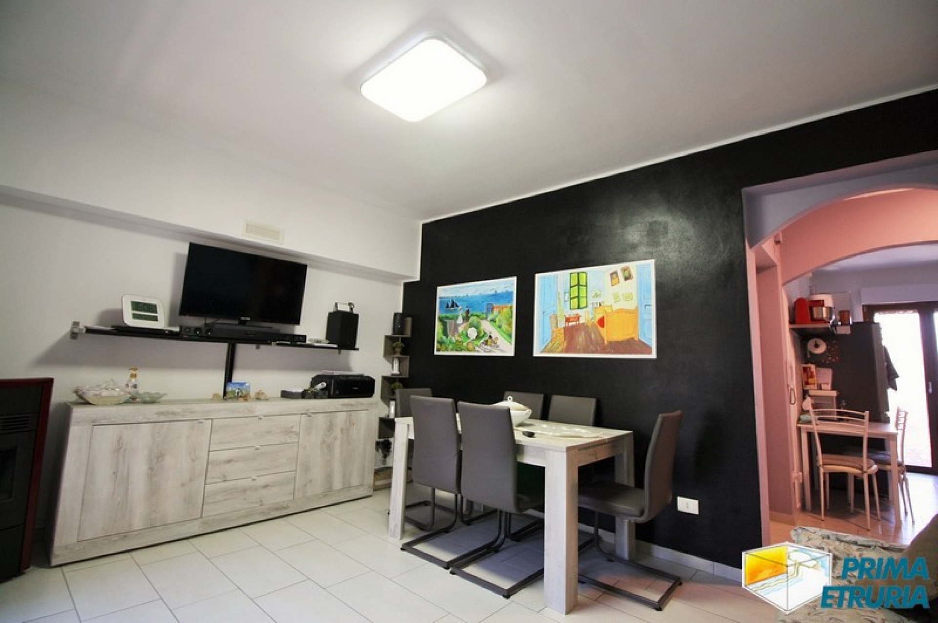 AMPIO TRE CAMERE RISTRUTTURATO - ZONA CENTRO -