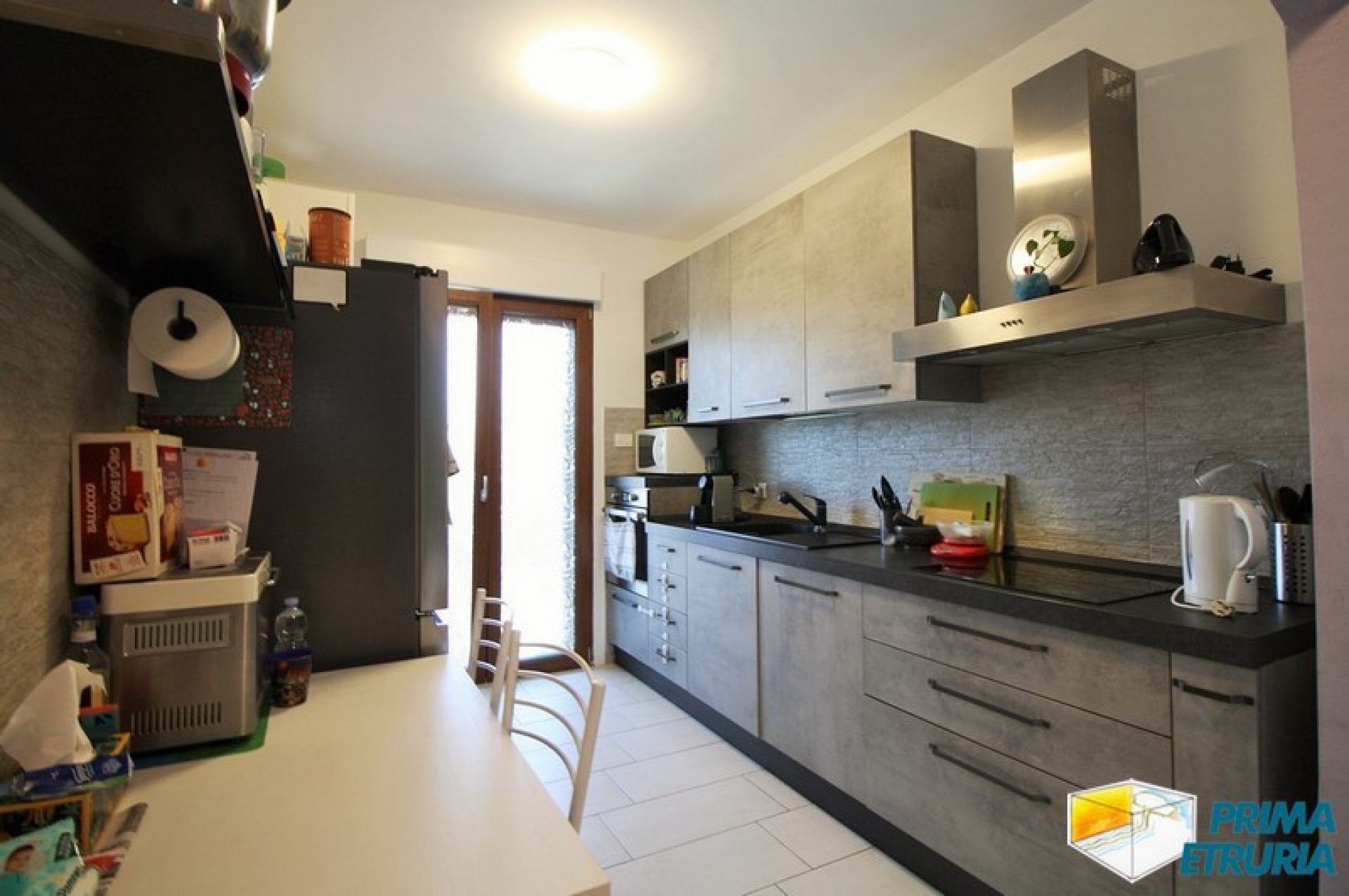 AMPIO TRE CAMERE RISTRUTTURATO - ZONA CENTRO -