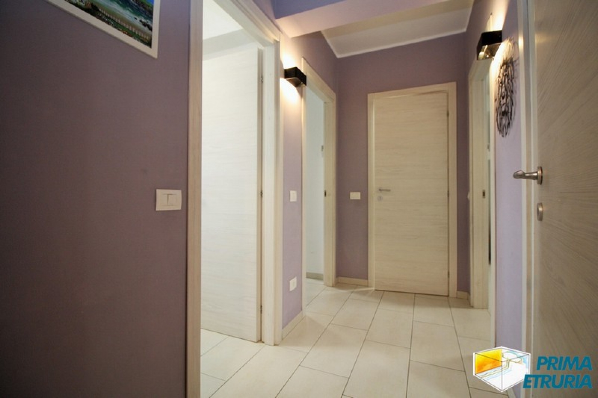 AMPIO TRE CAMERE RISTRUTTURATO - ZONA CENTRO -