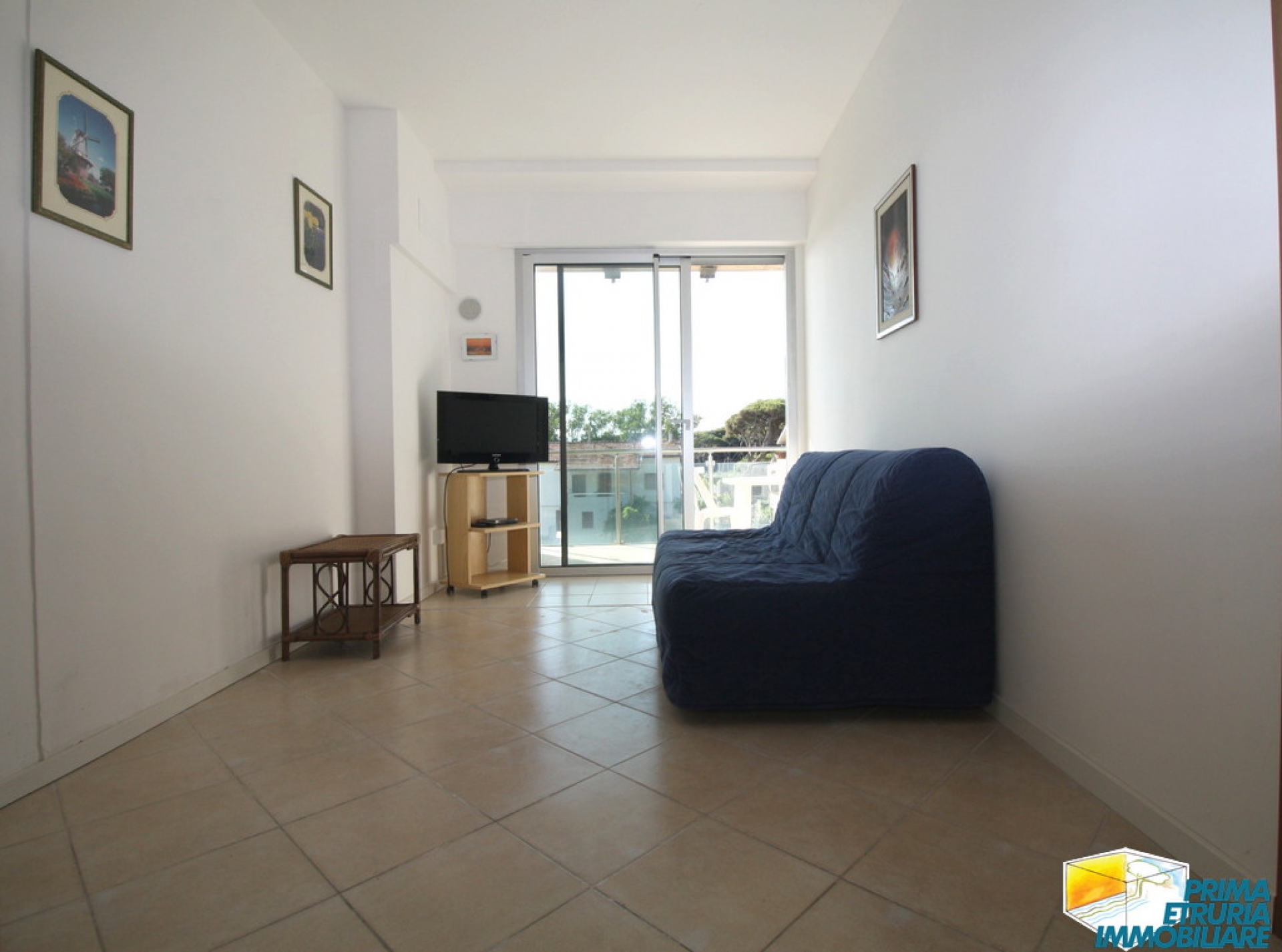 BILOCALE RISTRUTTURATO CON BELLISSIMA VISTA SUL MARE - ZONA ROSMARINA 