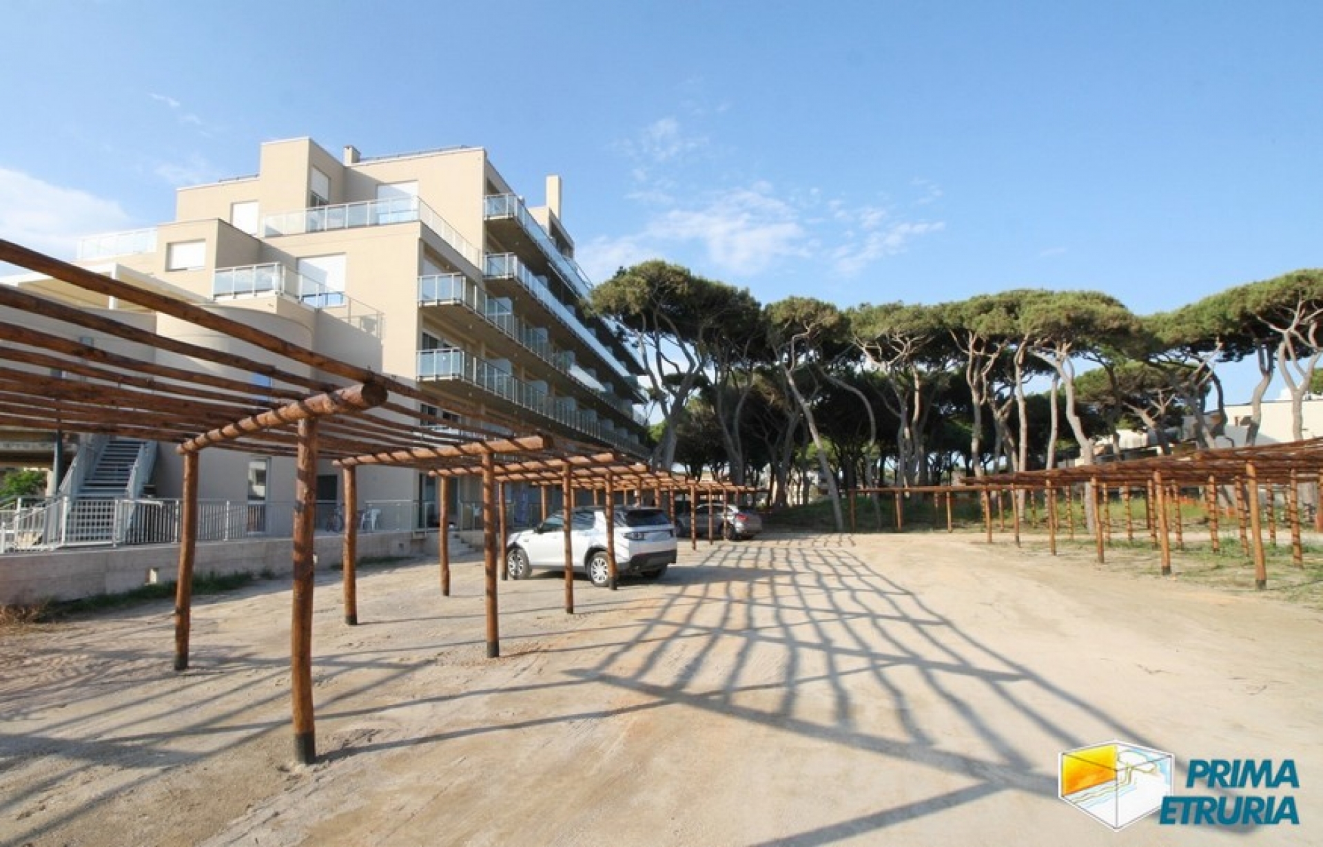 BILOCALE RISTRUTTURATO CON BELLISSIMA VISTA SUL MARE - ZONA ROSMARINA 