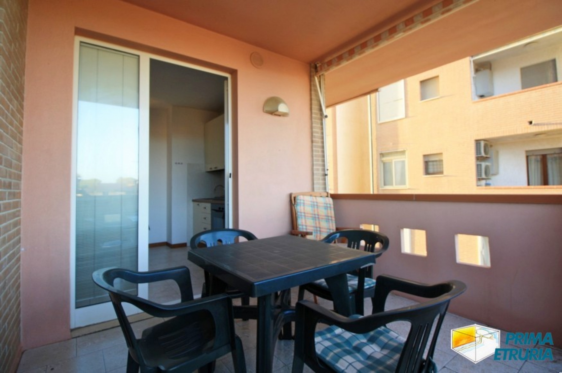 TRILOCALE CON BELLISSIMA VISTA LATERALE SUL MARE - ZONA CENTRO -