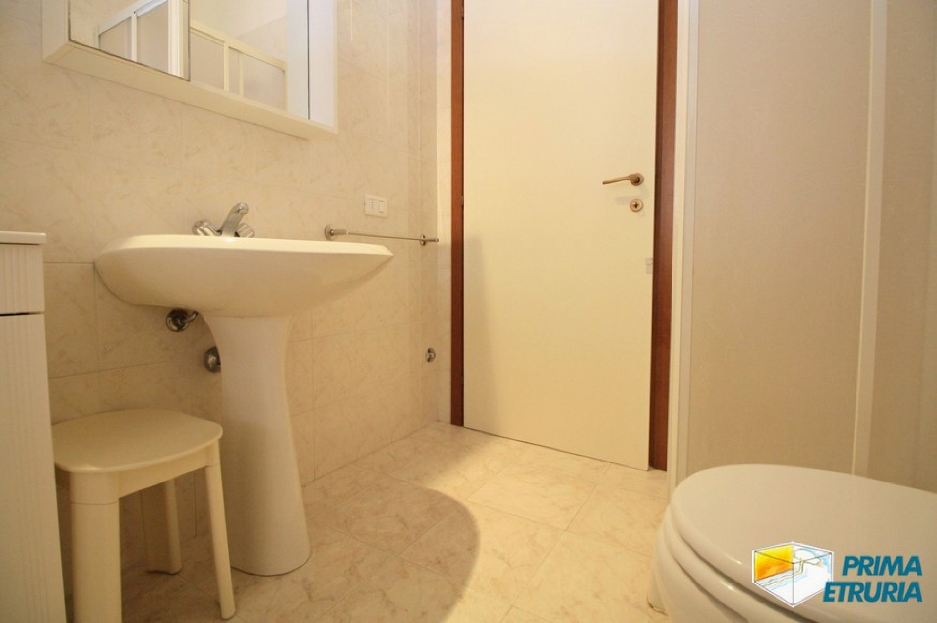TRILOCALE CON BELLISSIMA VISTA LATERALE SUL MARE - ZONA CENTRO -