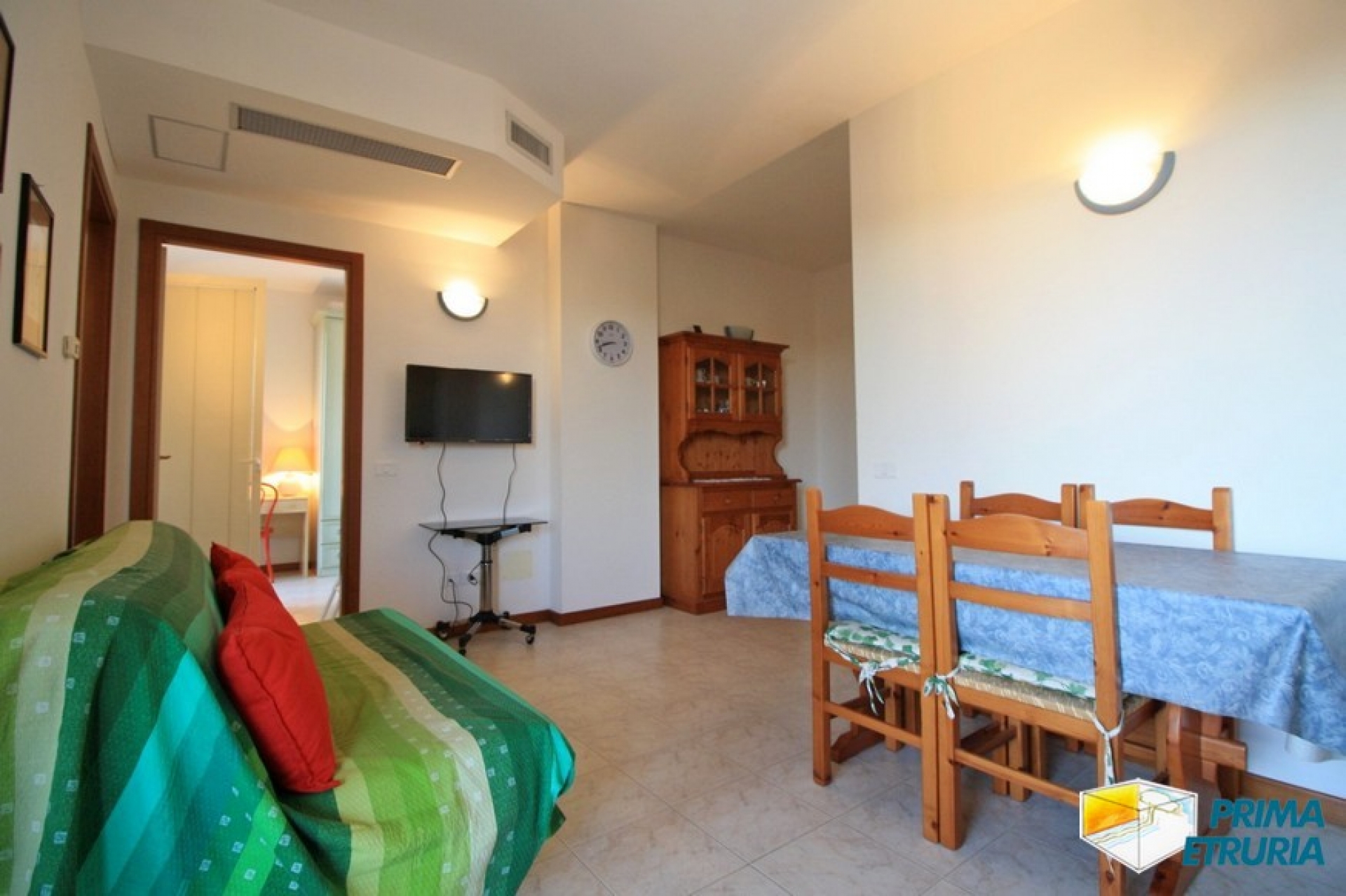 TRILOCALE CON BELLISSIMA VISTA LATERALE SUL MARE - ZONA CENTRO -