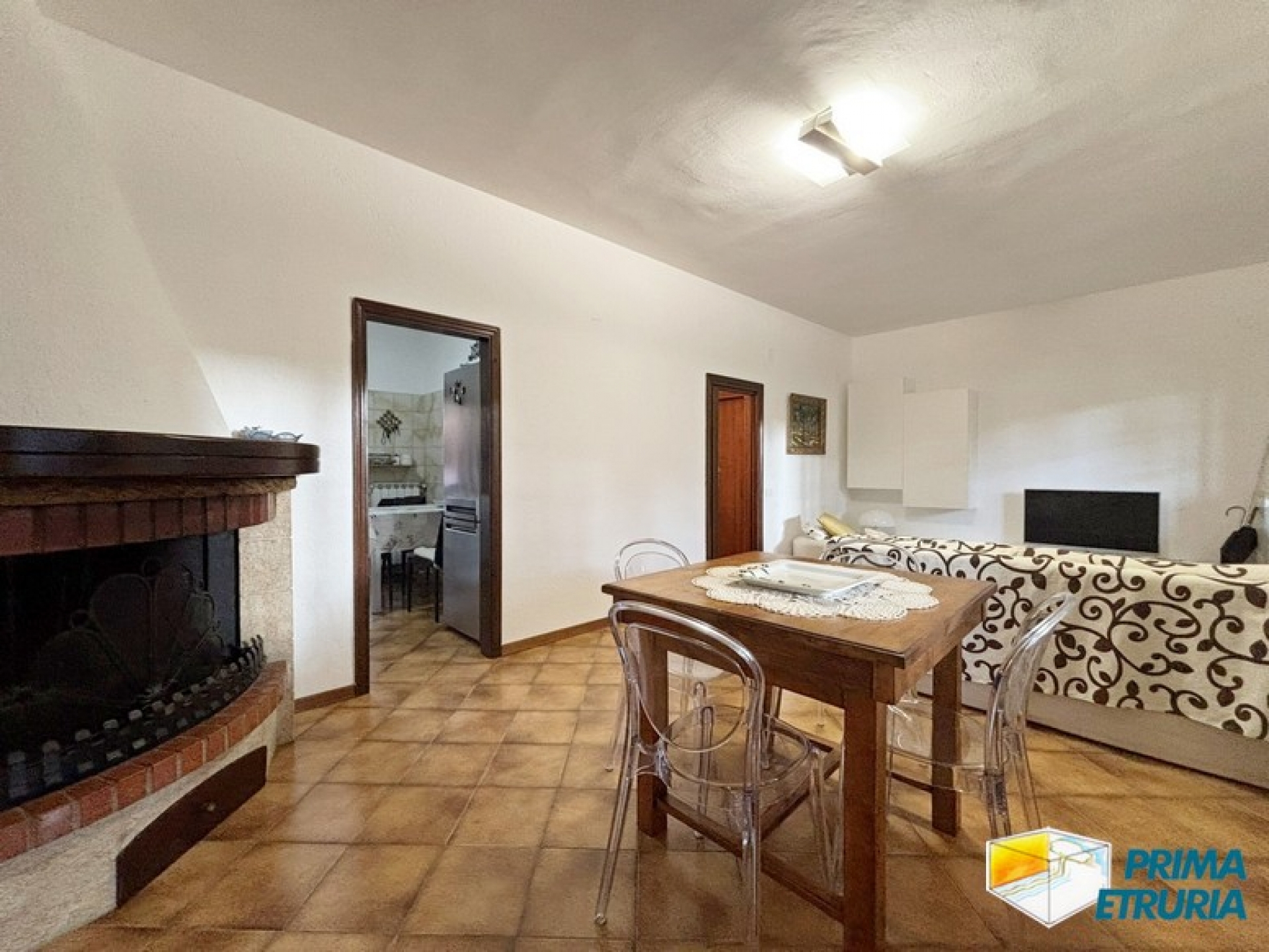 Eleganza e Comfort: Villa Trifamiliare Vicino alla Spiaggia - ZONA ROSMARINA -