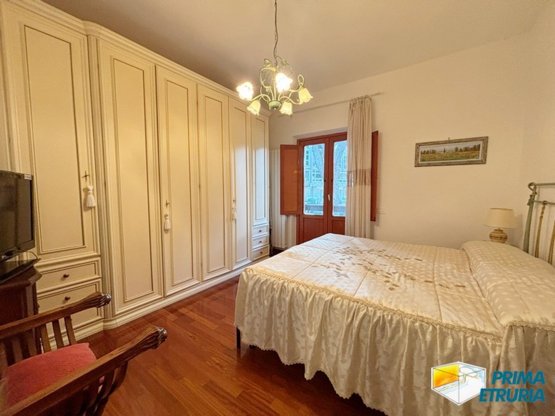 Eleganza e Comfort: Villa Trifamiliare Vicino alla Spiaggia - ZONA ROSMARINA -