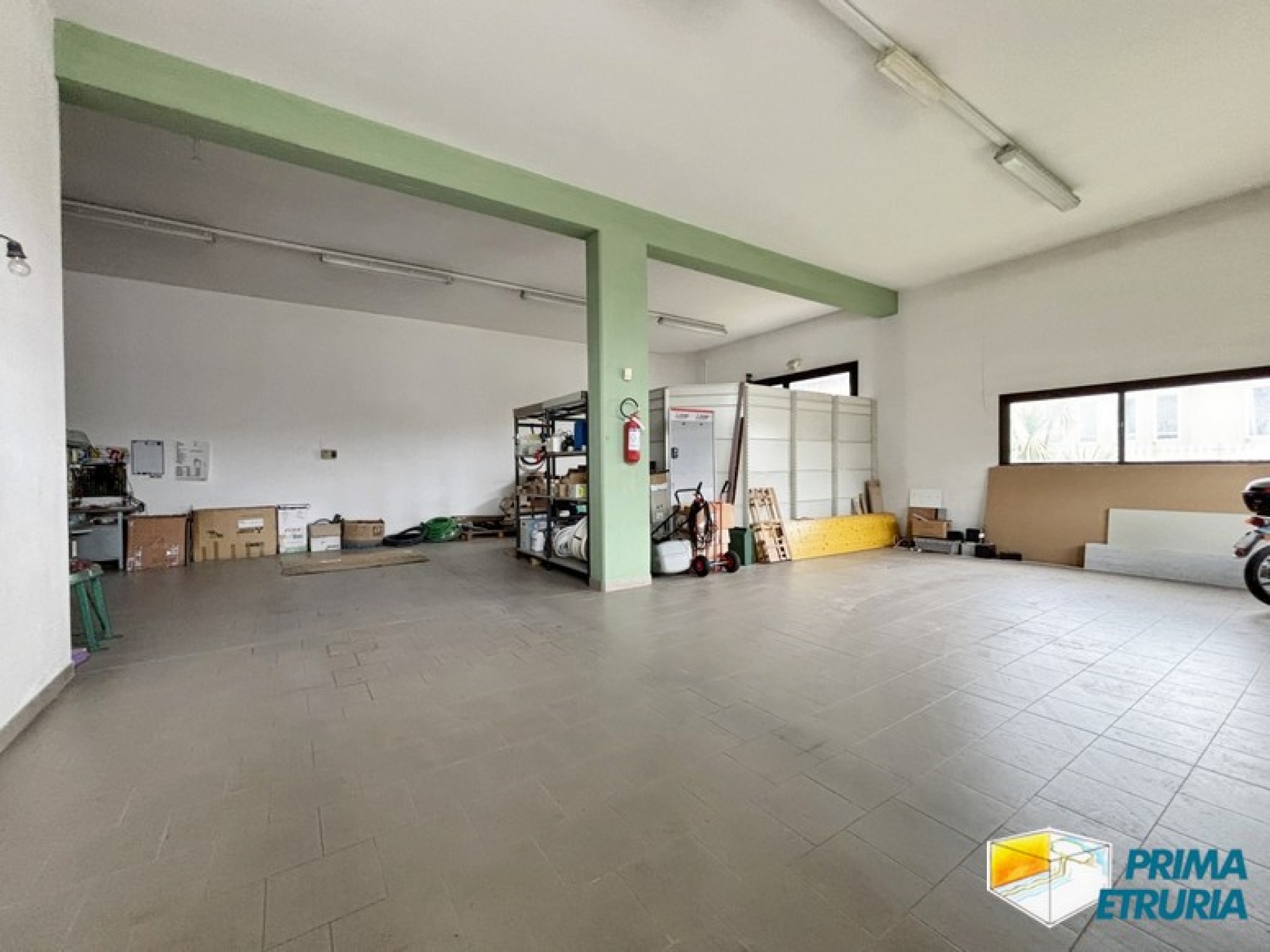 Capannone Commerciale Multifunzionale in Vendita a Marina di Grosseto