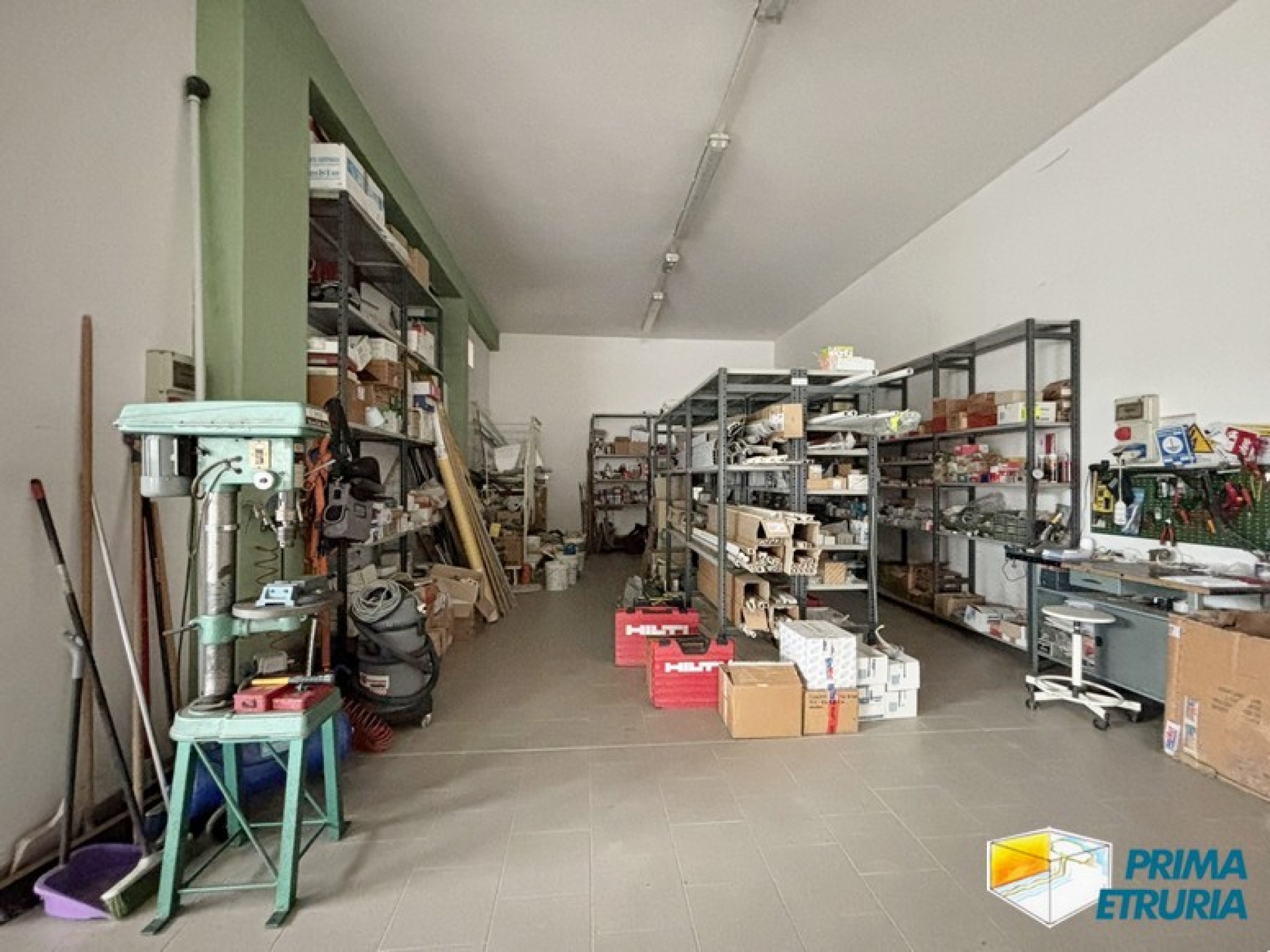 Capannone Commerciale Multifunzionale in Vendita a Marina di Grosseto