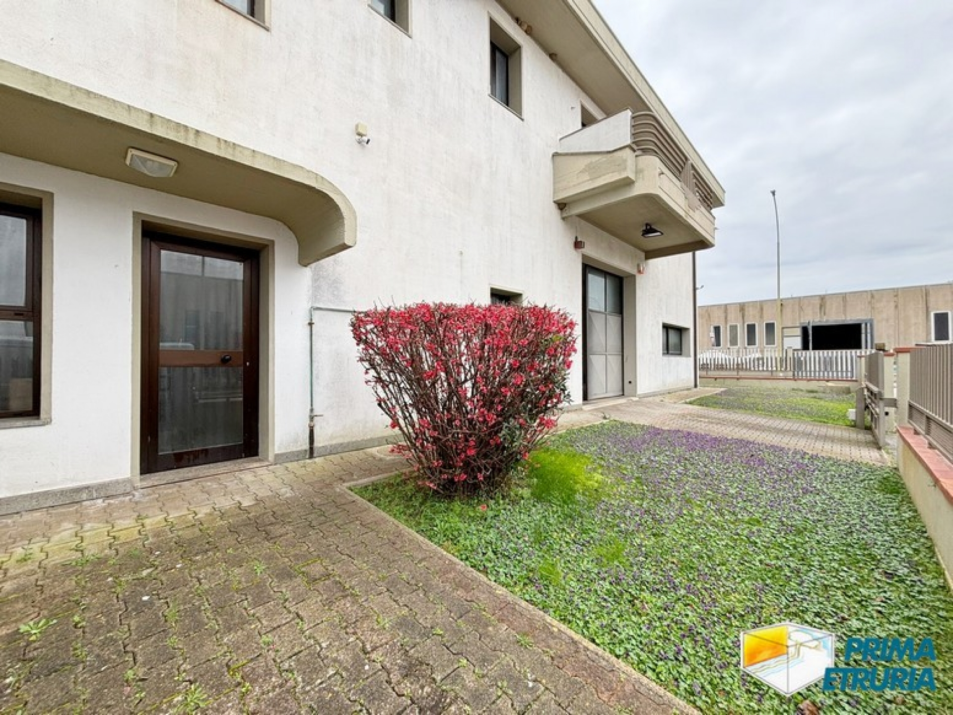 Capannone Commerciale Multifunzionale in Vendita a Marina di Grosseto
