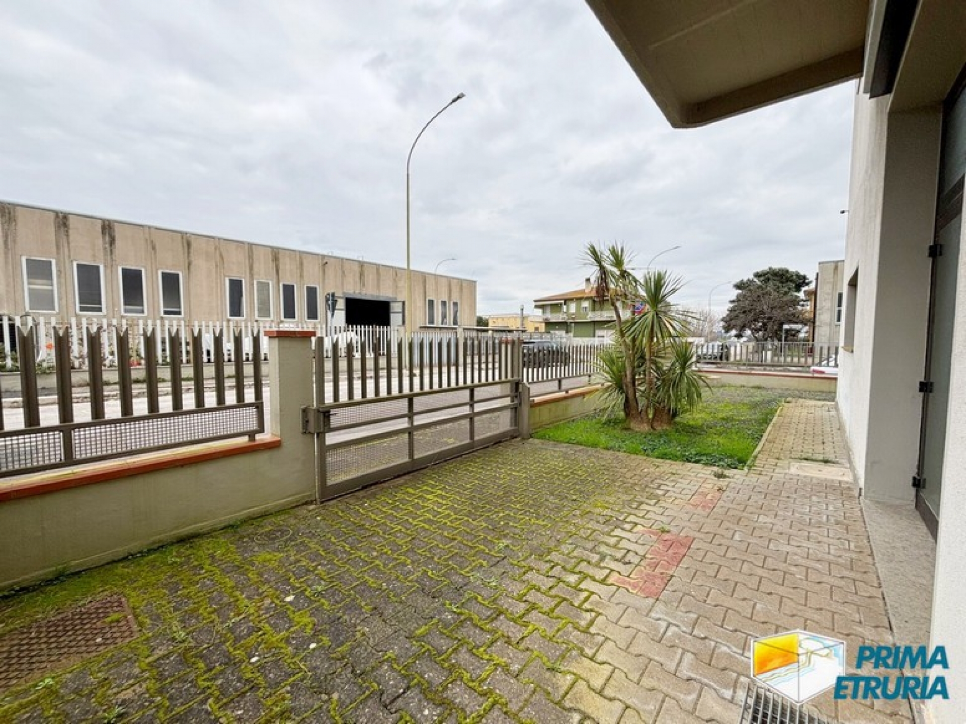 Capannone Commerciale Multifunzionale in Vendita a Marina di Grosseto