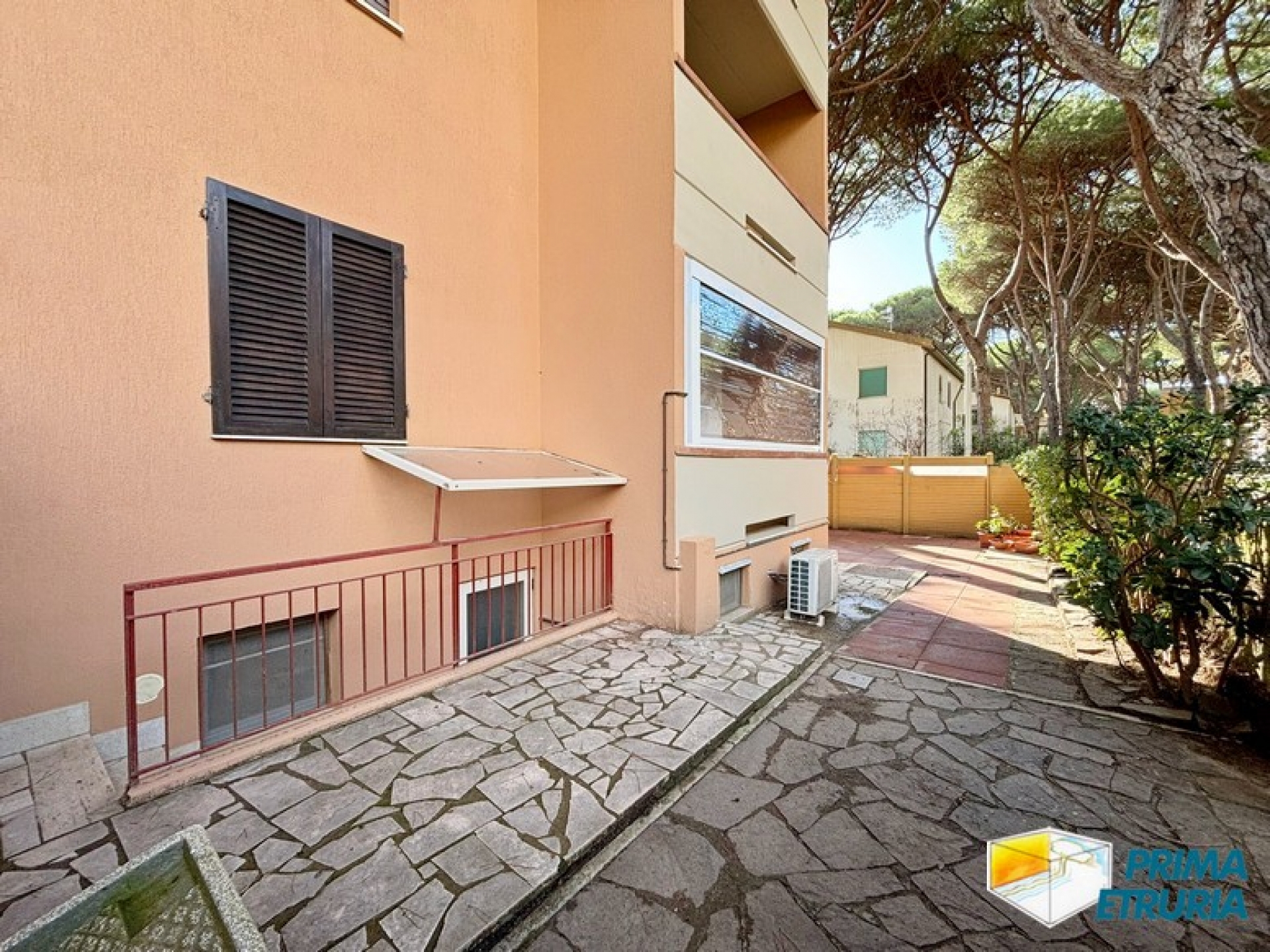 Un angolo riservato nella pineta di Rosmarina con giardino privato - ZONA ROSMARINA -