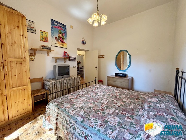 Trilocale con grande giardino privato a meno di 200 metri dal mare - ZONA ROSMARINA -