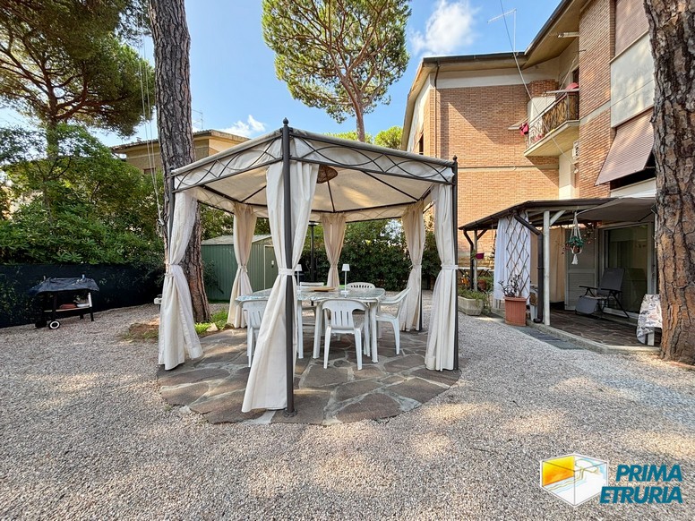Monolocale con ampio giardino privato e posto auto - ZONA ROSMARINA -