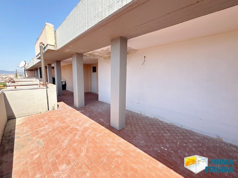 - GROSSETO - Attico su due livelli con terrazze, garage e posto auto in zona Sugherella