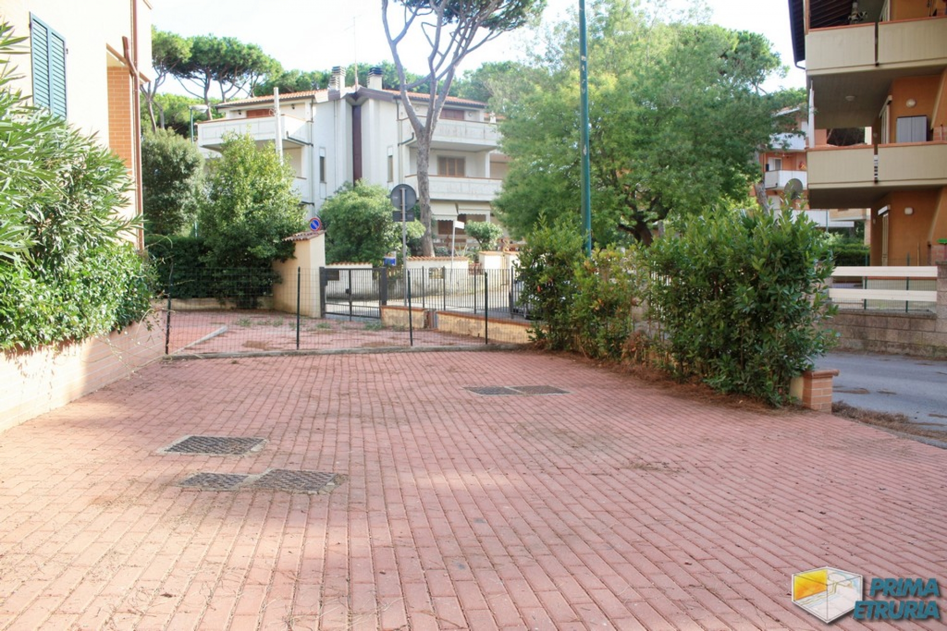 VENDESI TRILOCALE VIA DEL VOLTONCINO 27 - ZONA ROSMARINA -