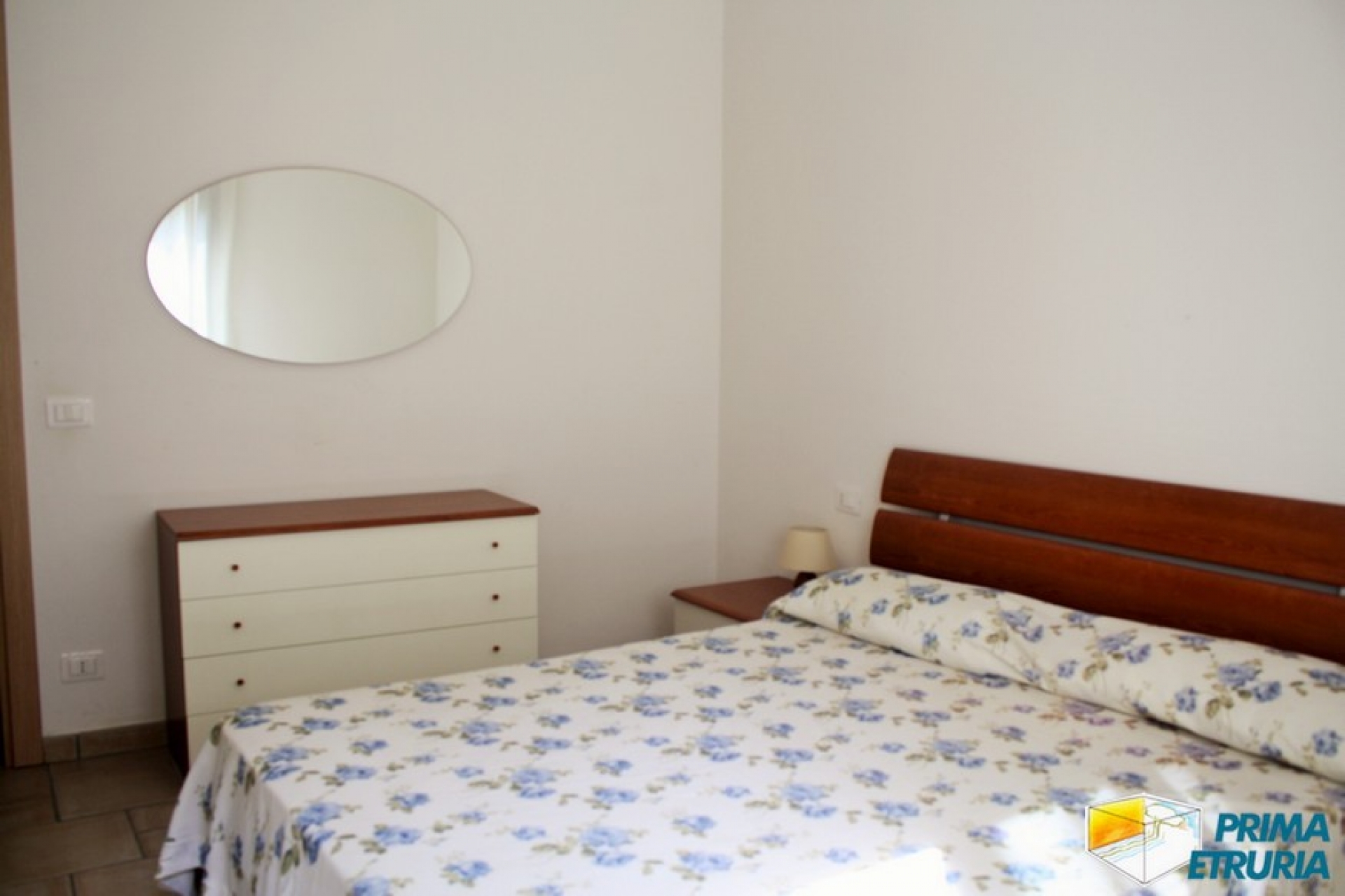 Moderno bilocale con giardino privato a 100 metri dal mare in zona Rosmarina