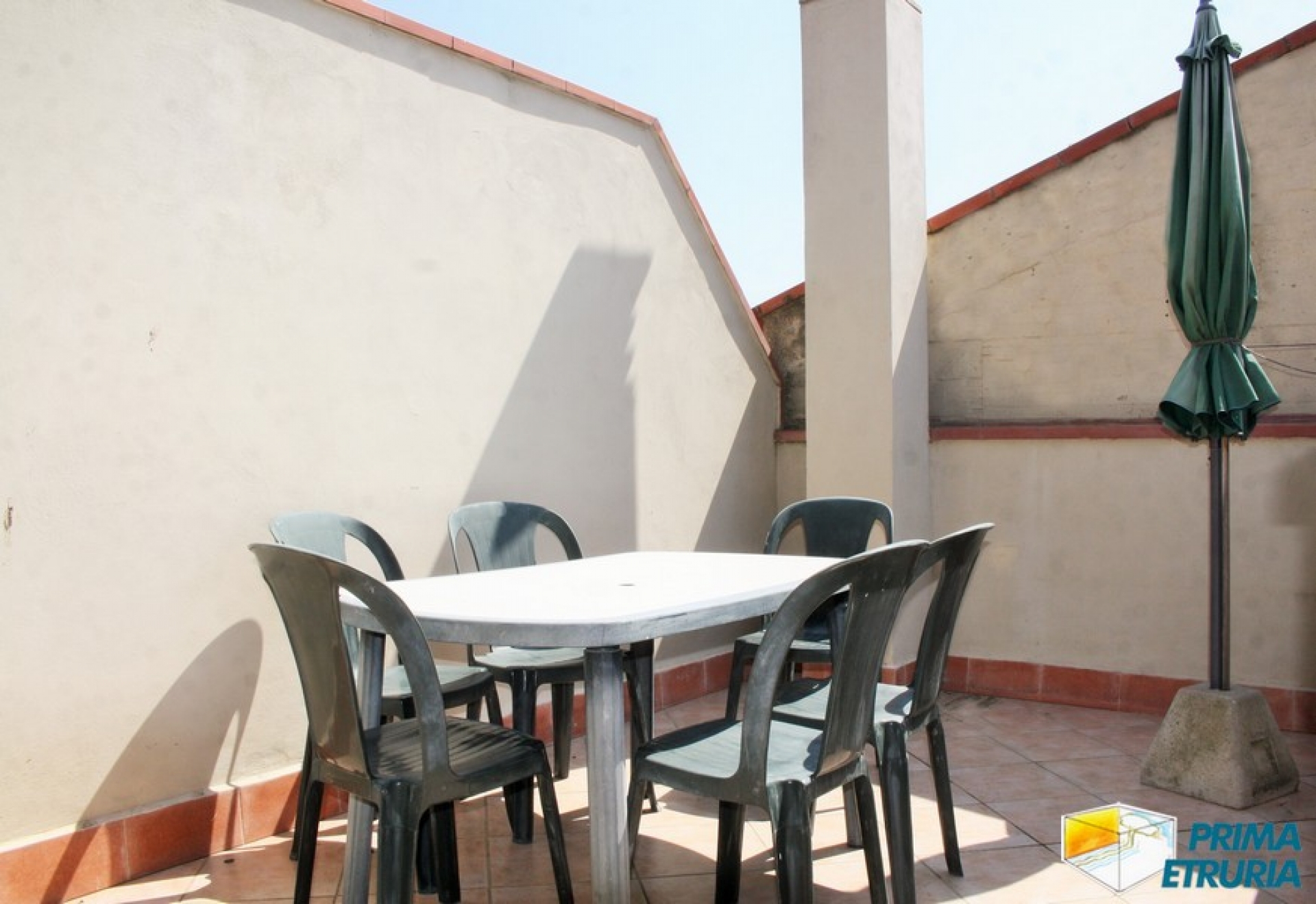 Bilocale fronte mare con terrazza panoramica in zona Centro