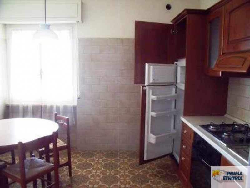 VENDESI BILOCALE VIA VERDI FRONTE MARE - ZONA ROSMARINA -