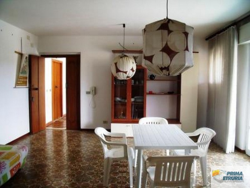 VENDESI BILOCALE VIA VERDI FRONTE MARE - ZONA ROSMARINA -