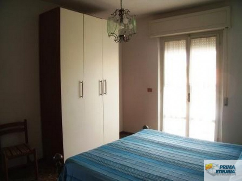 VENDESI BILOCALE VIA VERDI FRONTE MARE - ZONA ROSMARINA -